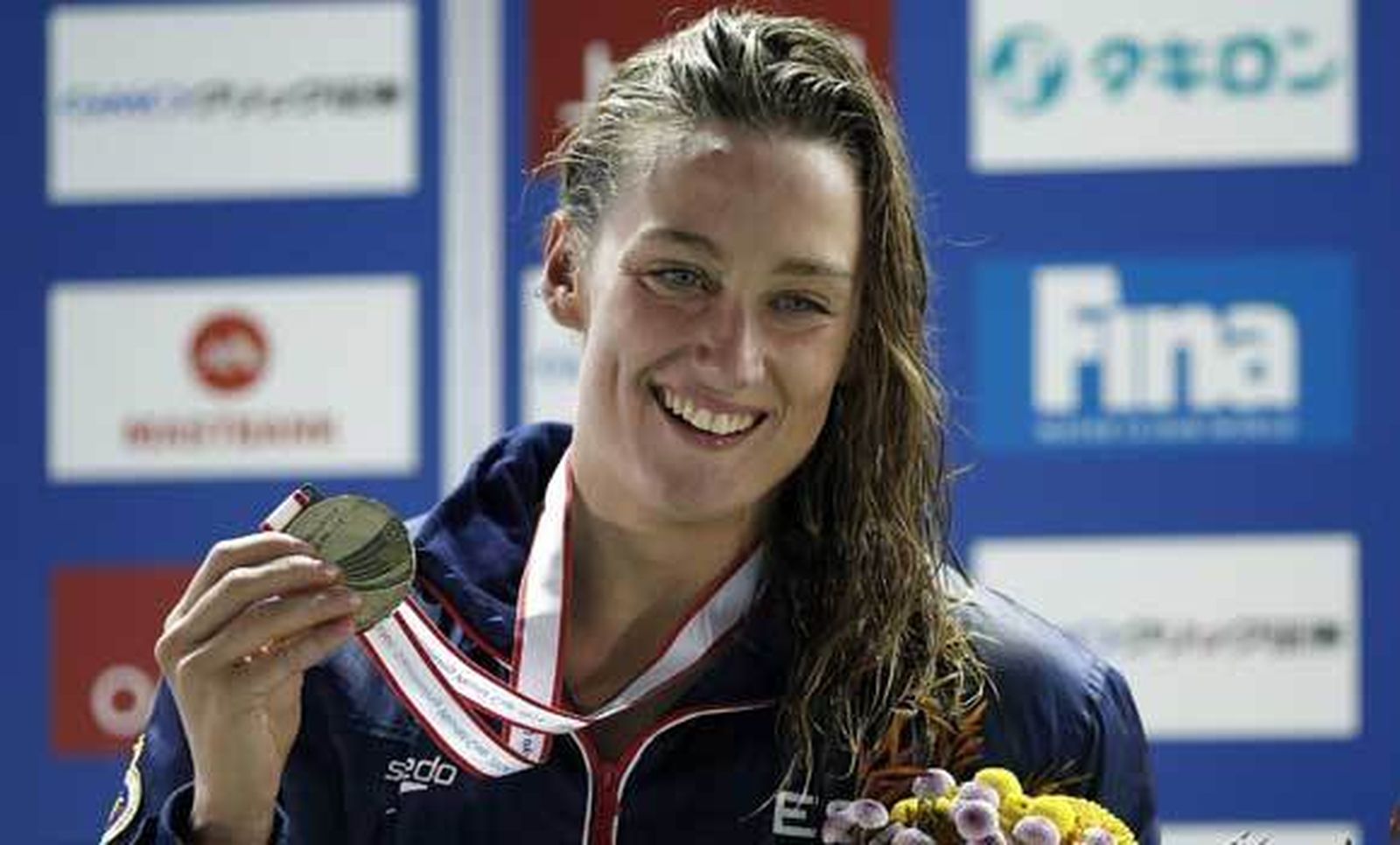 Mireia Belmonte consigue tres oros en la última jornada de la Copa del Mundo