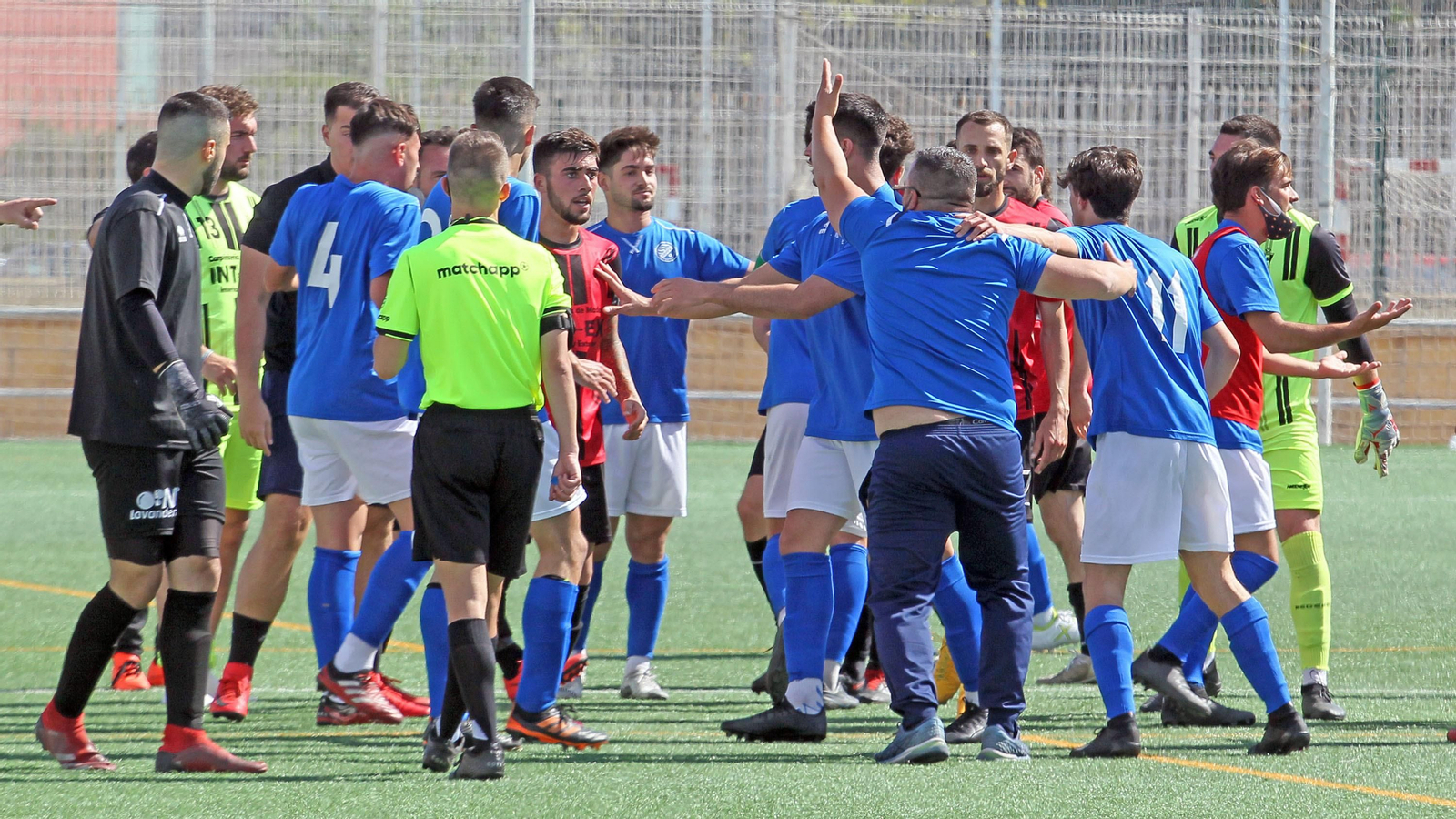 Bronca en La Granja entre Xerez DFC B y el Chiclana Industrial CF Bronca en La Granja entre Xerez DFC B y el Chiclana Industrial CF