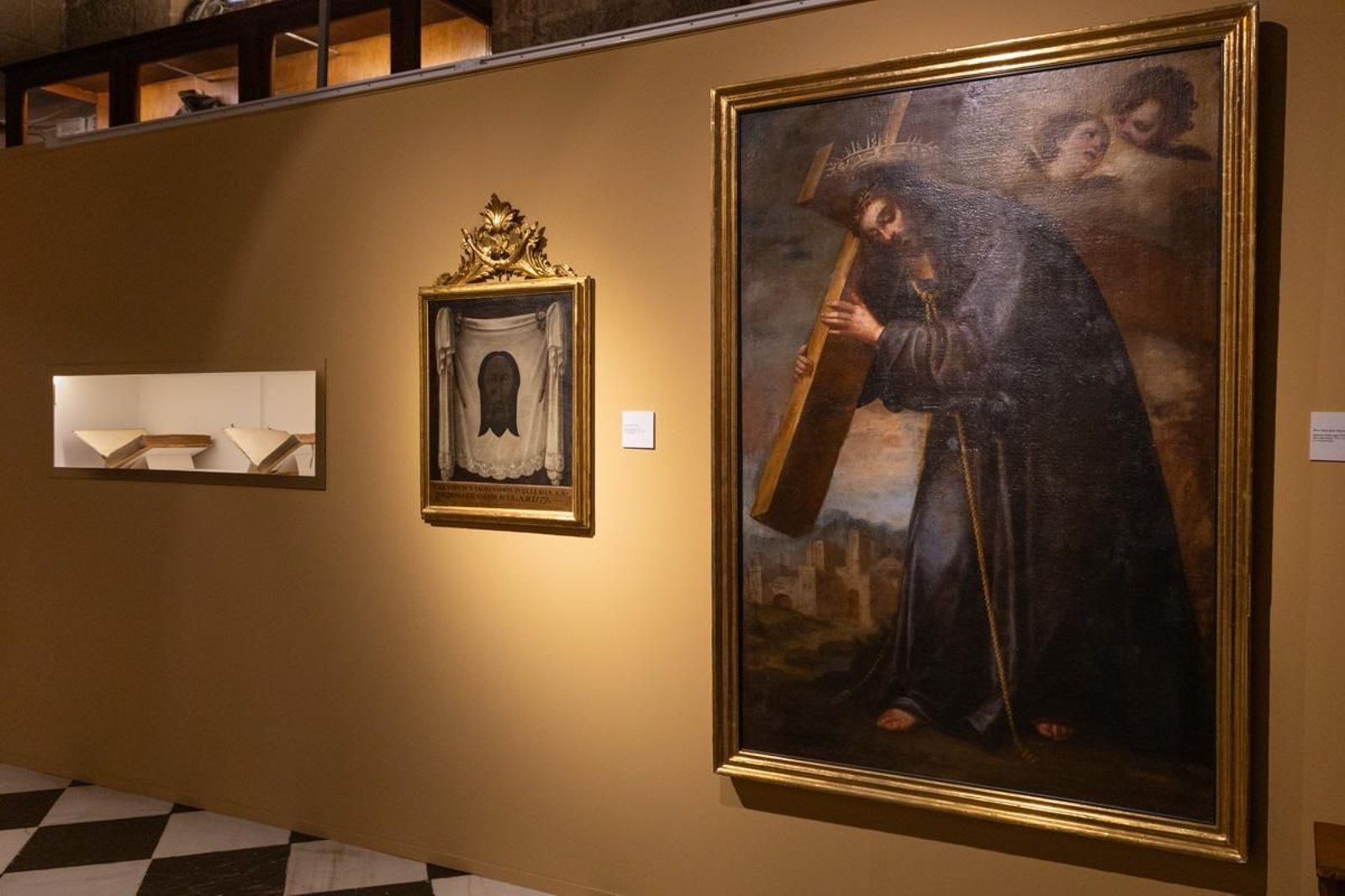 Exposición 'Trampantojos a lo divino: Devociones pintadas en el Barroco giennense', en imágenes