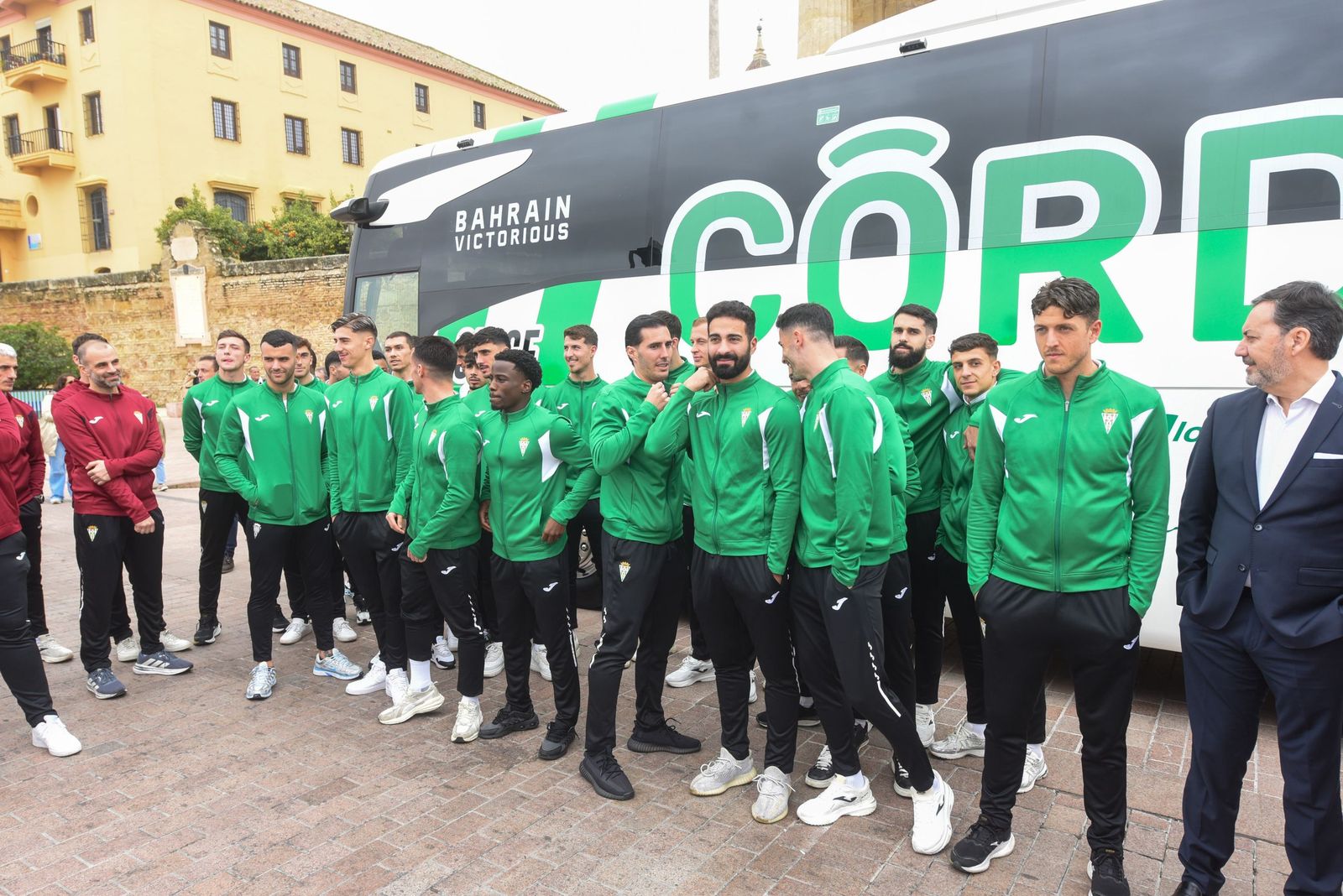 Las mejores fotos de la presentación del nuevo autobús del Córdoba CF