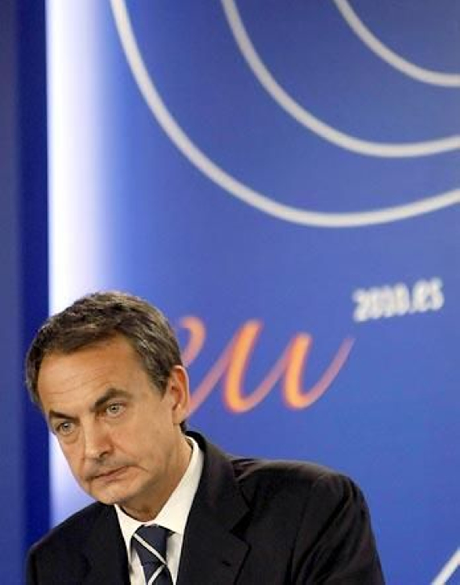 Zapatero garantiza que la reforma laboral no recortará derechos de los trabajadores