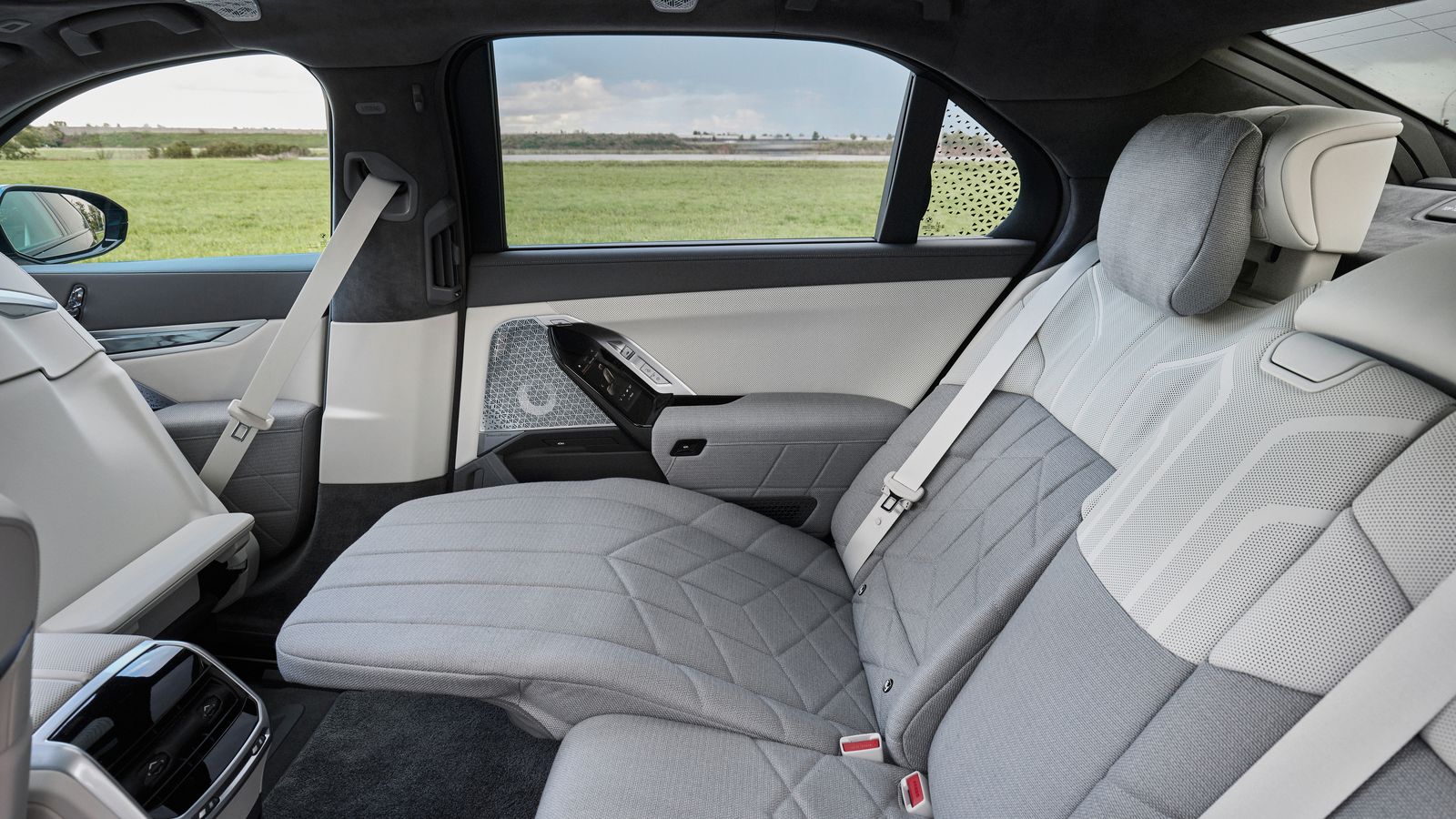 El Serie 7 se venderá exclusivamente con la batalla larga, la que permite disponer del mayor espacio longitudinal atrás.