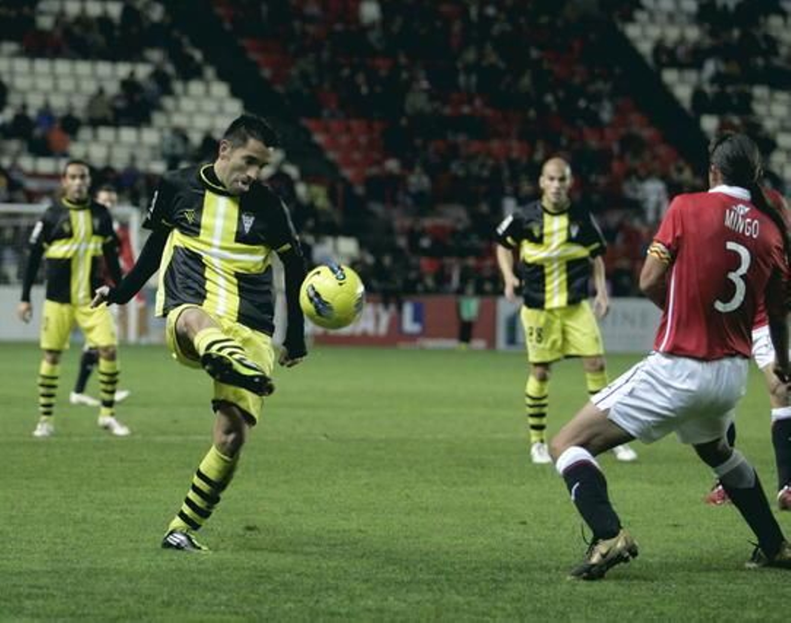 El Córdoba empata ante Tarragona pese a acabar con uno menos (0-0). / LOF