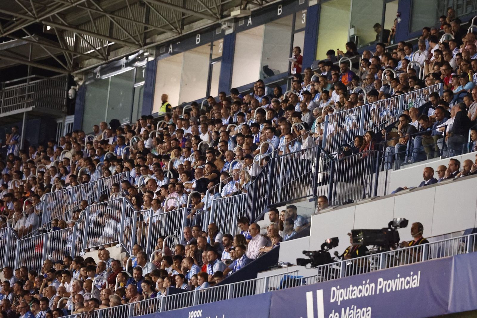 Búscate en las gradas de La Rosaleda en el Málaga CF-Deportivo
