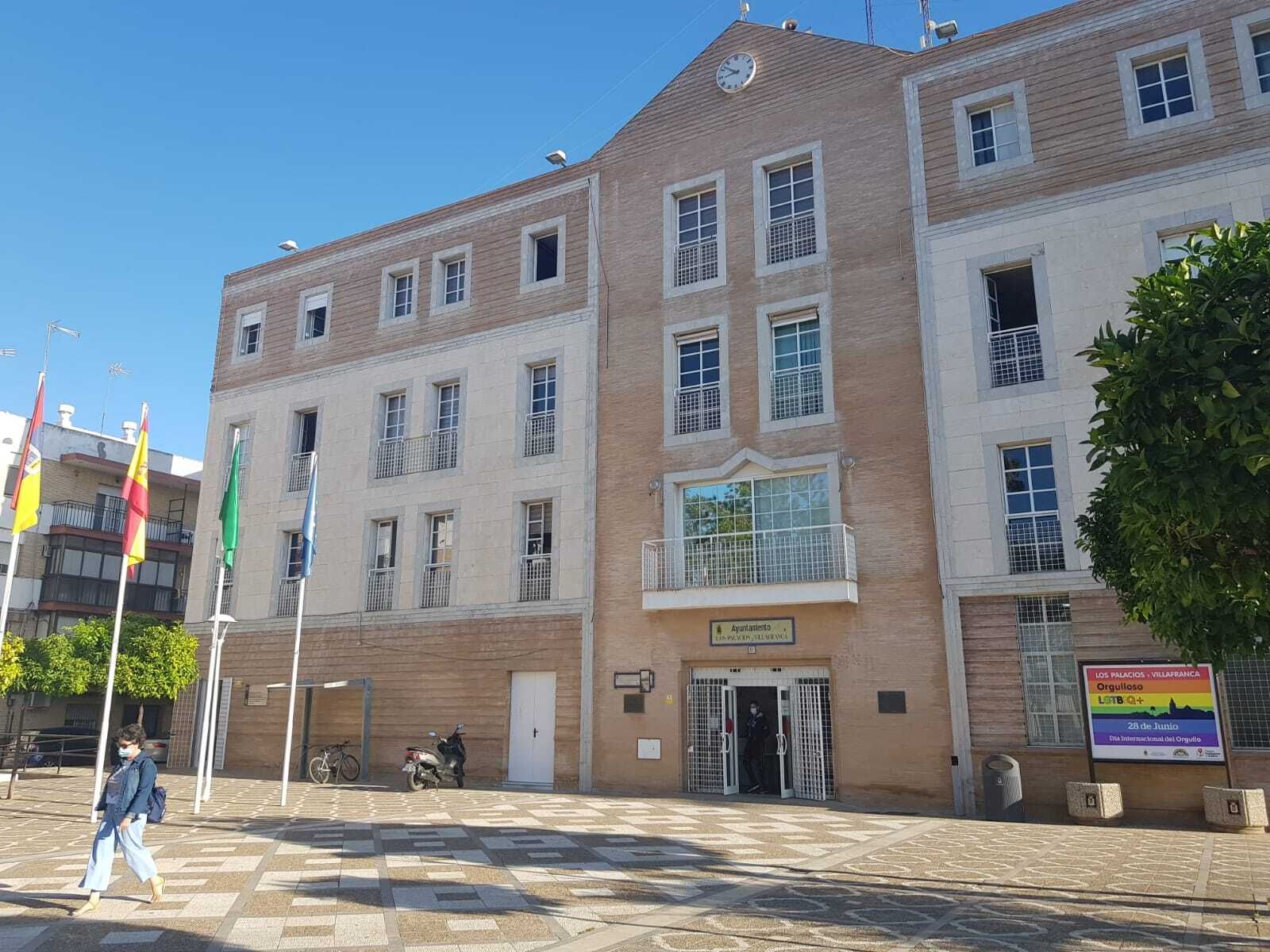 El Ayuntamiento de Los Palacios.