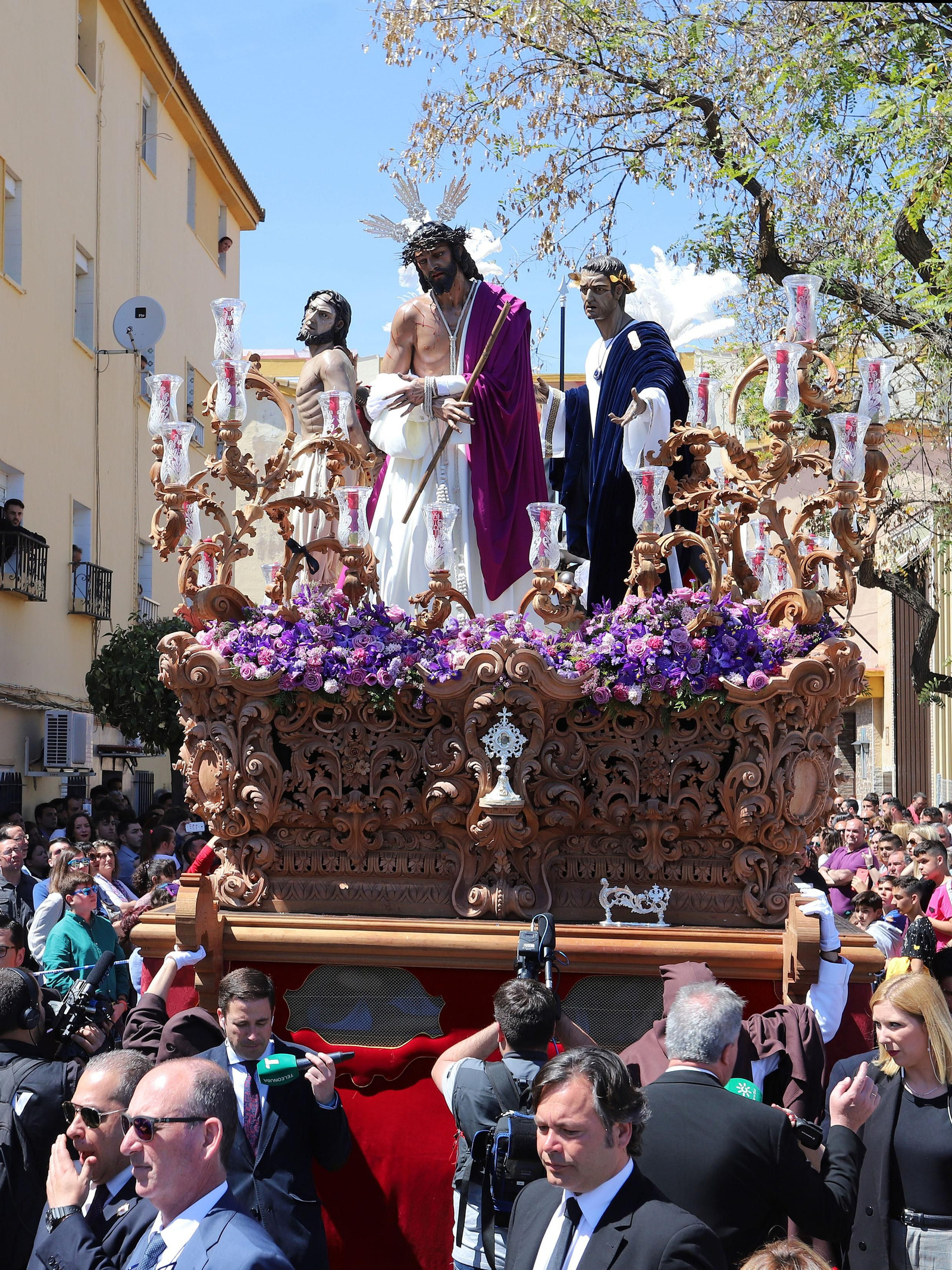 Imágenes de la procesión de La Salud en Huelva