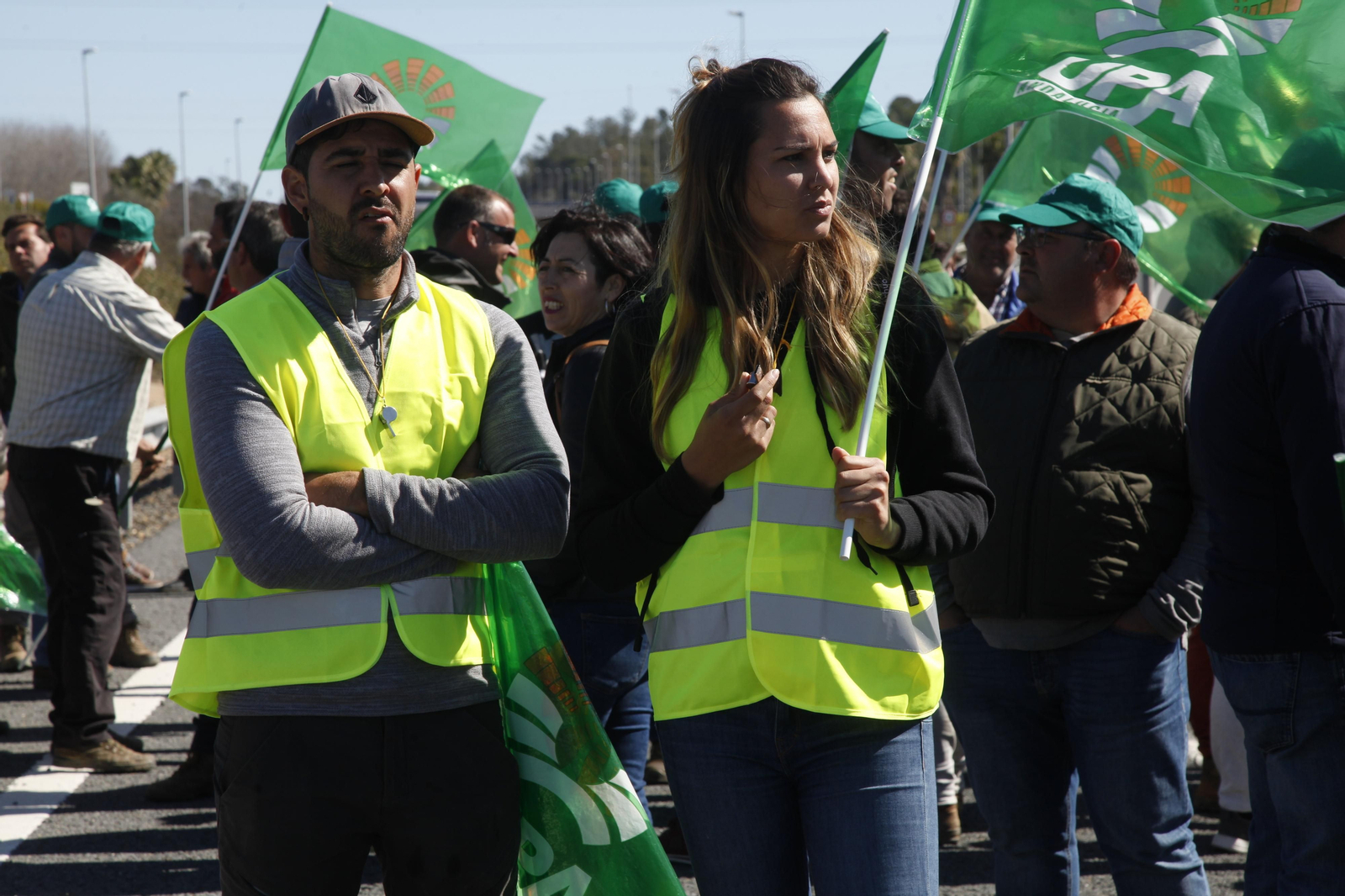Imágenes de la manifestación de agricultores en el Puente Internacional del Guadiana