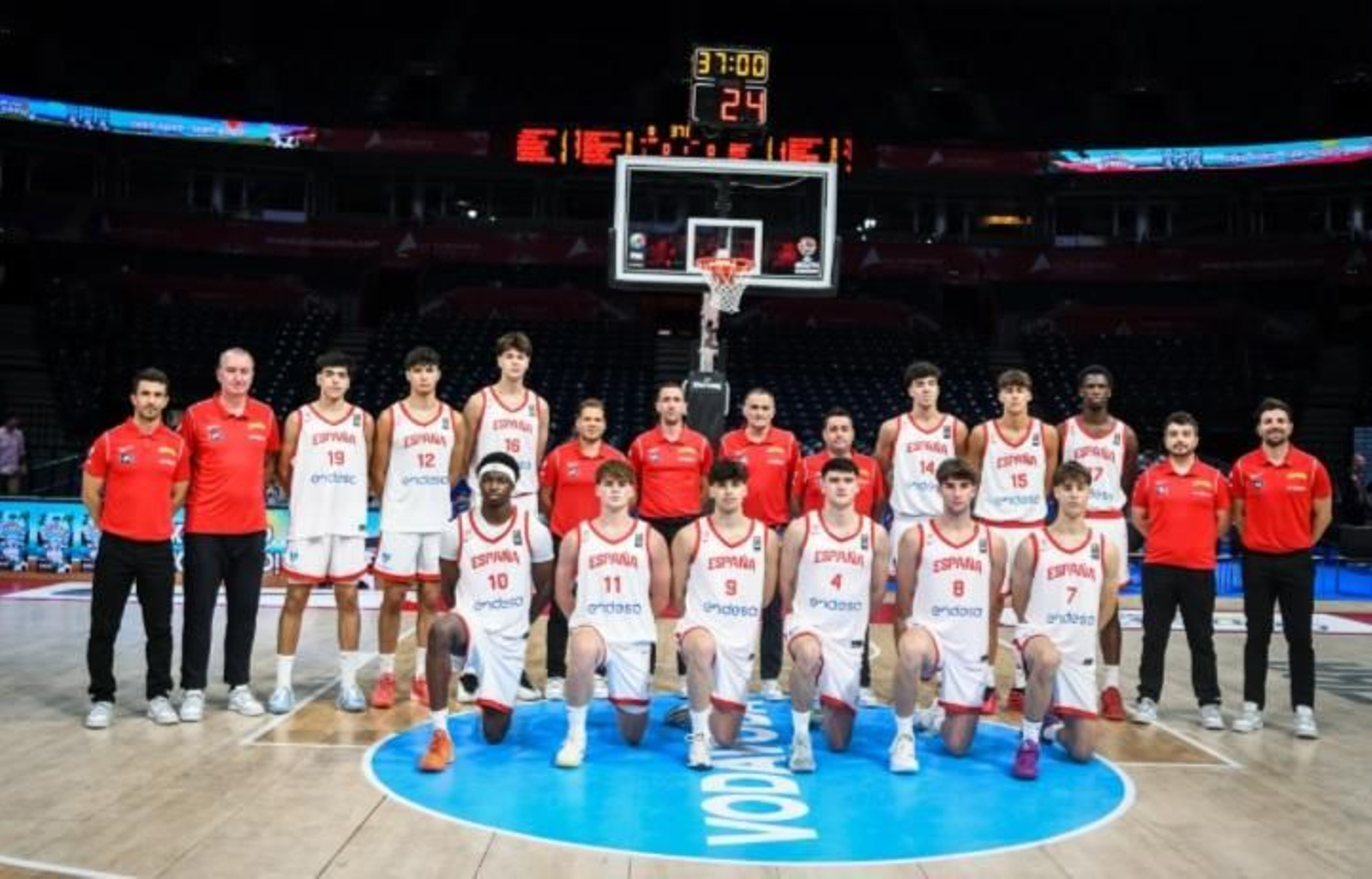 España sub 18 arrasa a Letonia (103-73) con buenos Del Pino y Rodríguez