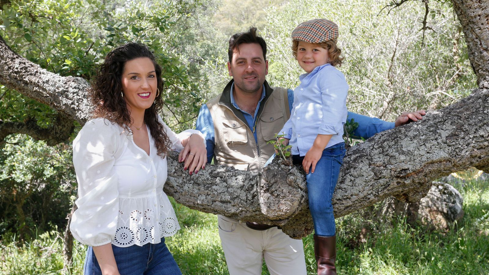 Búscate en las fotos del domingo en la romería de Los Barrios