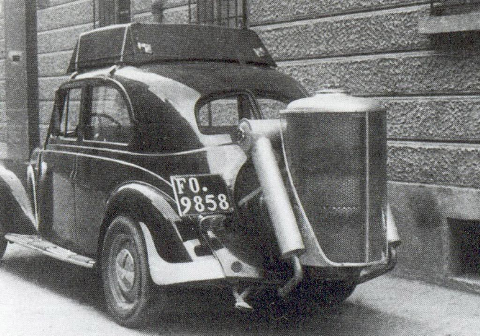 1942 hace 75 añosSolo podrán circular autos con gasógeno