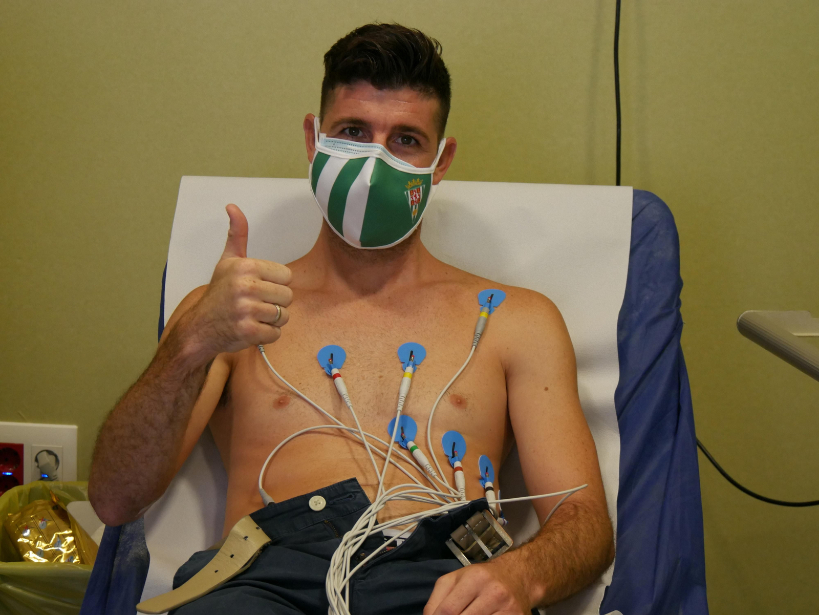 El Córdoba CF echa a andar: las fotos de los reconocimientos médicos