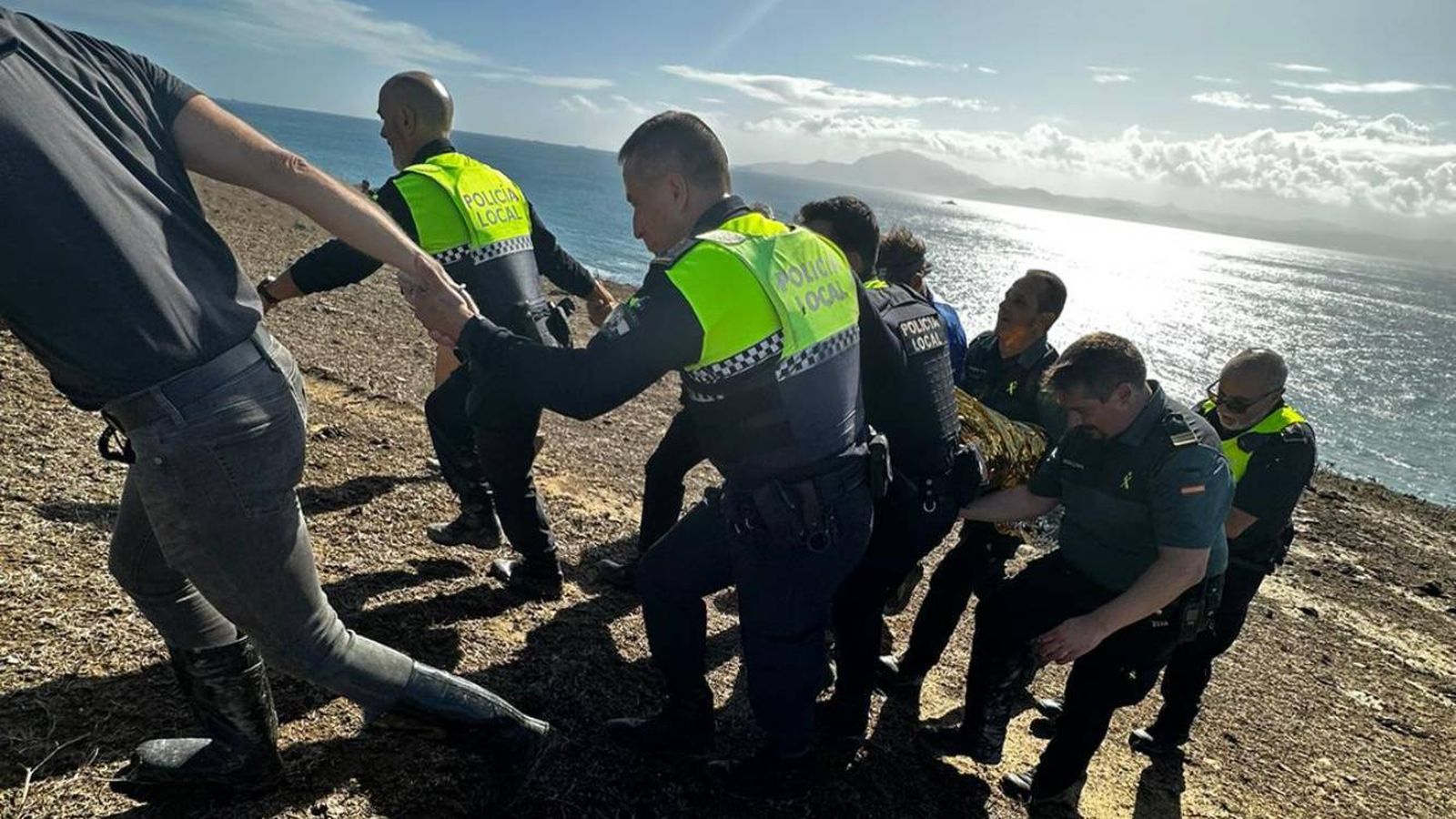 El rescate de Liliana Falco por parte de agentes de la Policía Local y la Guardia Civil.