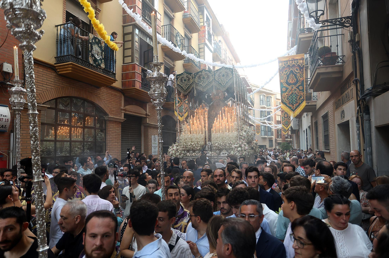 Imágenes de la procesión extraordinaria de la Virgen de la Esperanza por las calles de Huelva