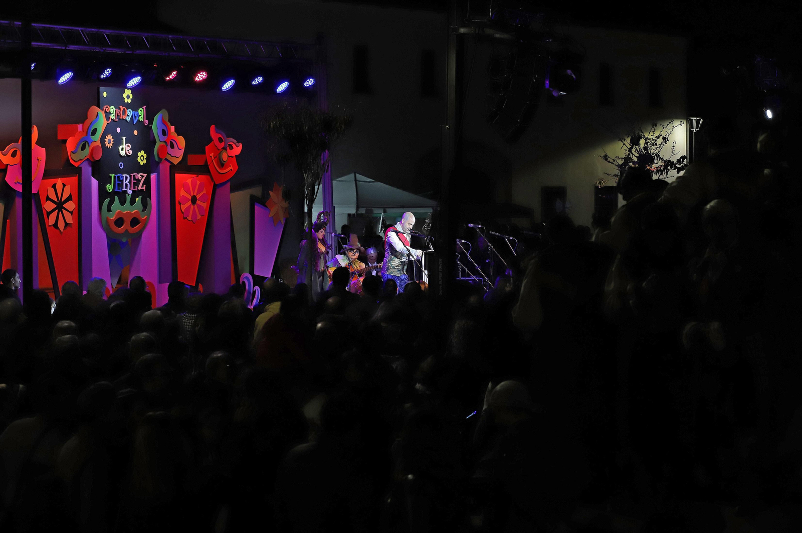 Jerez vive el Carnaval con Luis Rivero como pregonero