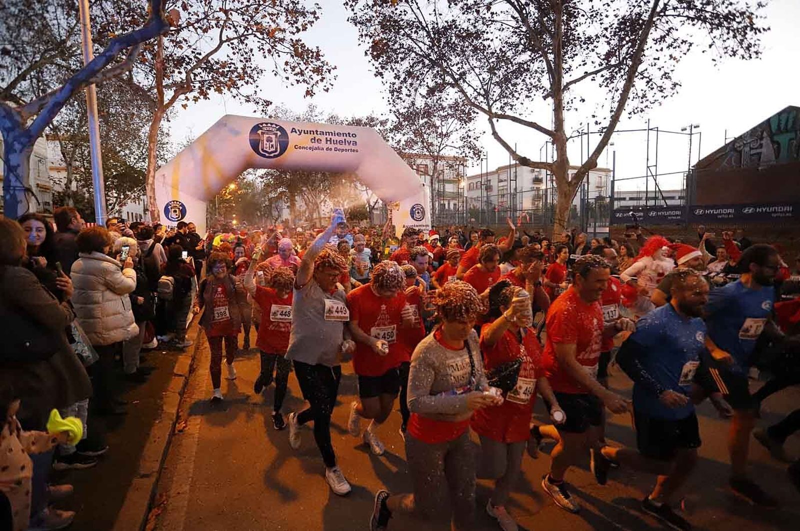 Imágenes de la carrera de San Silvestre en Huelva
