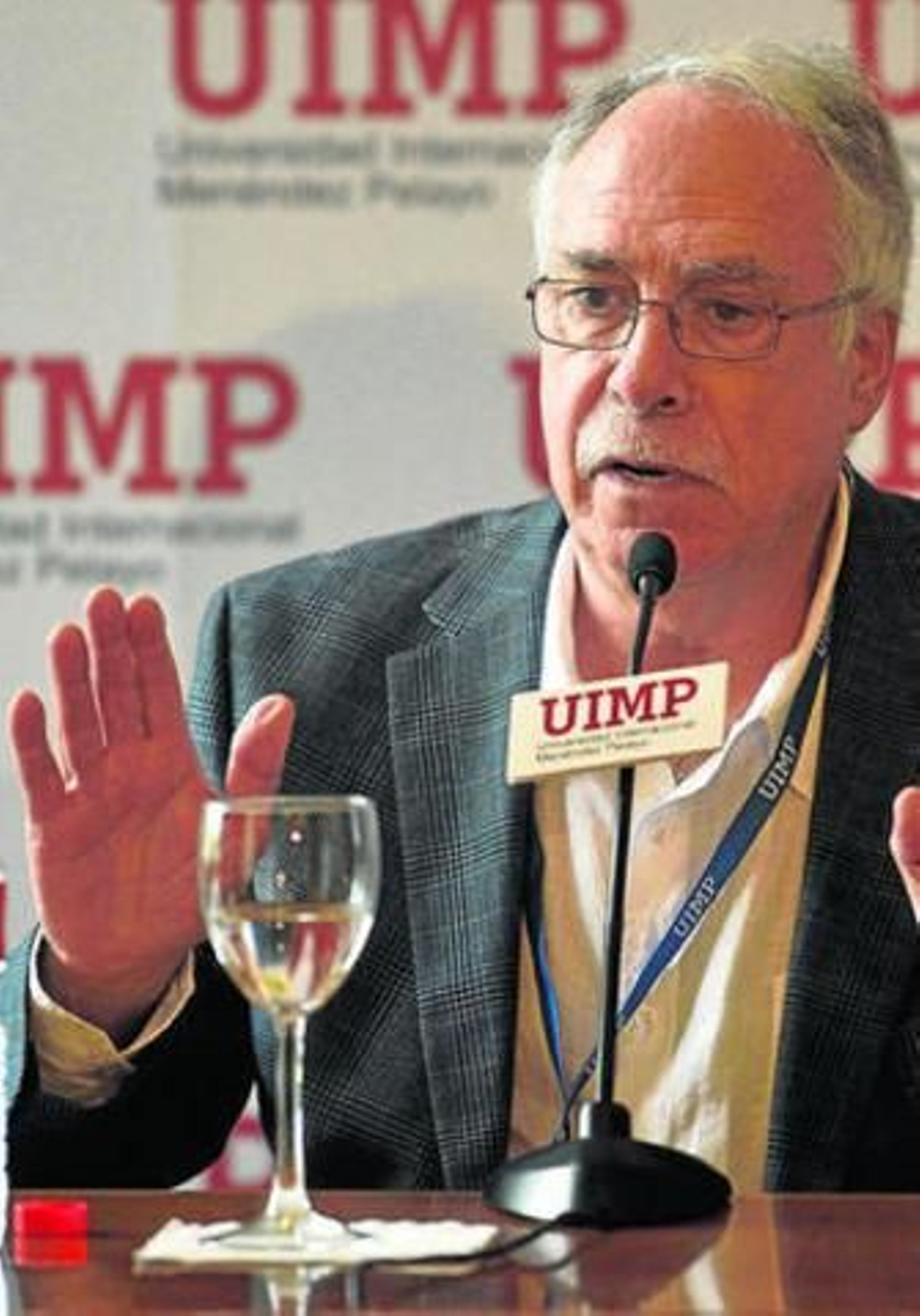 Camilo José Cela Conde en la sede de la UIMP en Santander.