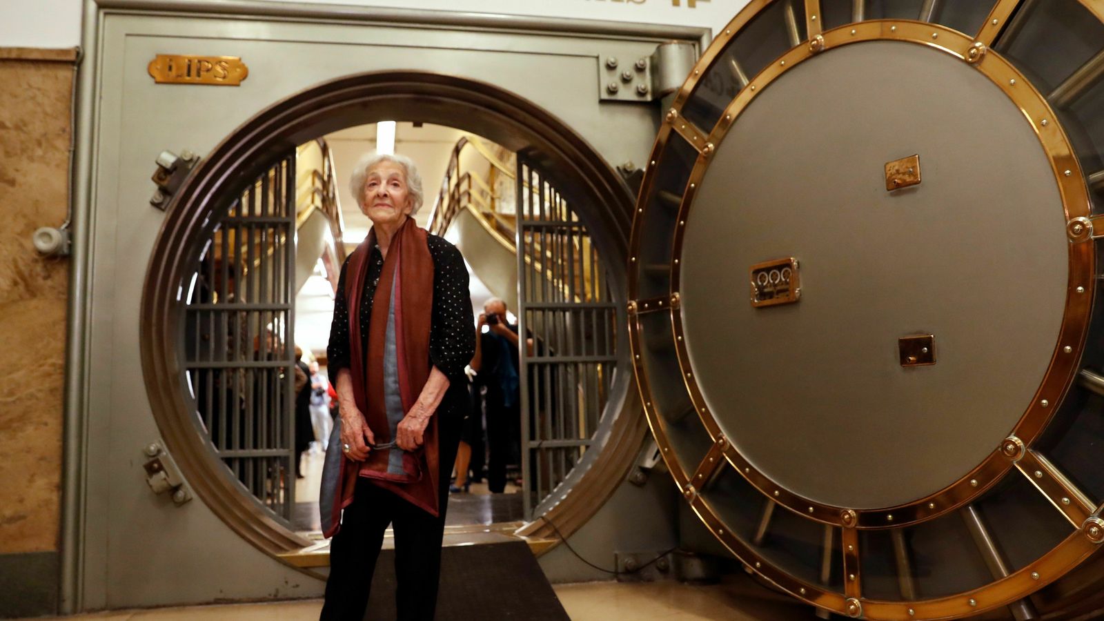 Vitale depositó un manuscrito de Bergamín en la Caja de las Letras.