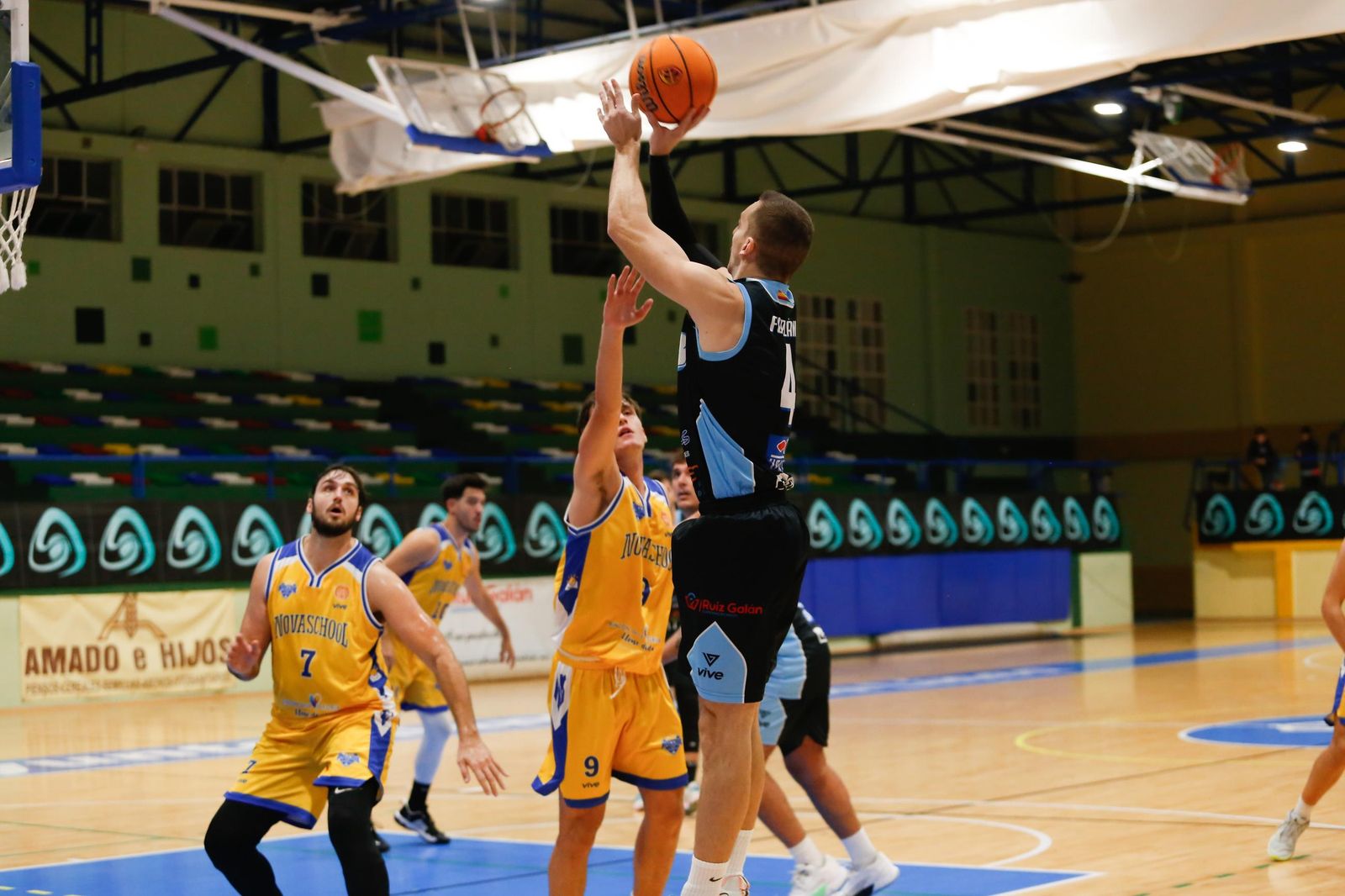 Las fotos del ULB-Novaschool de la Tercera FEB