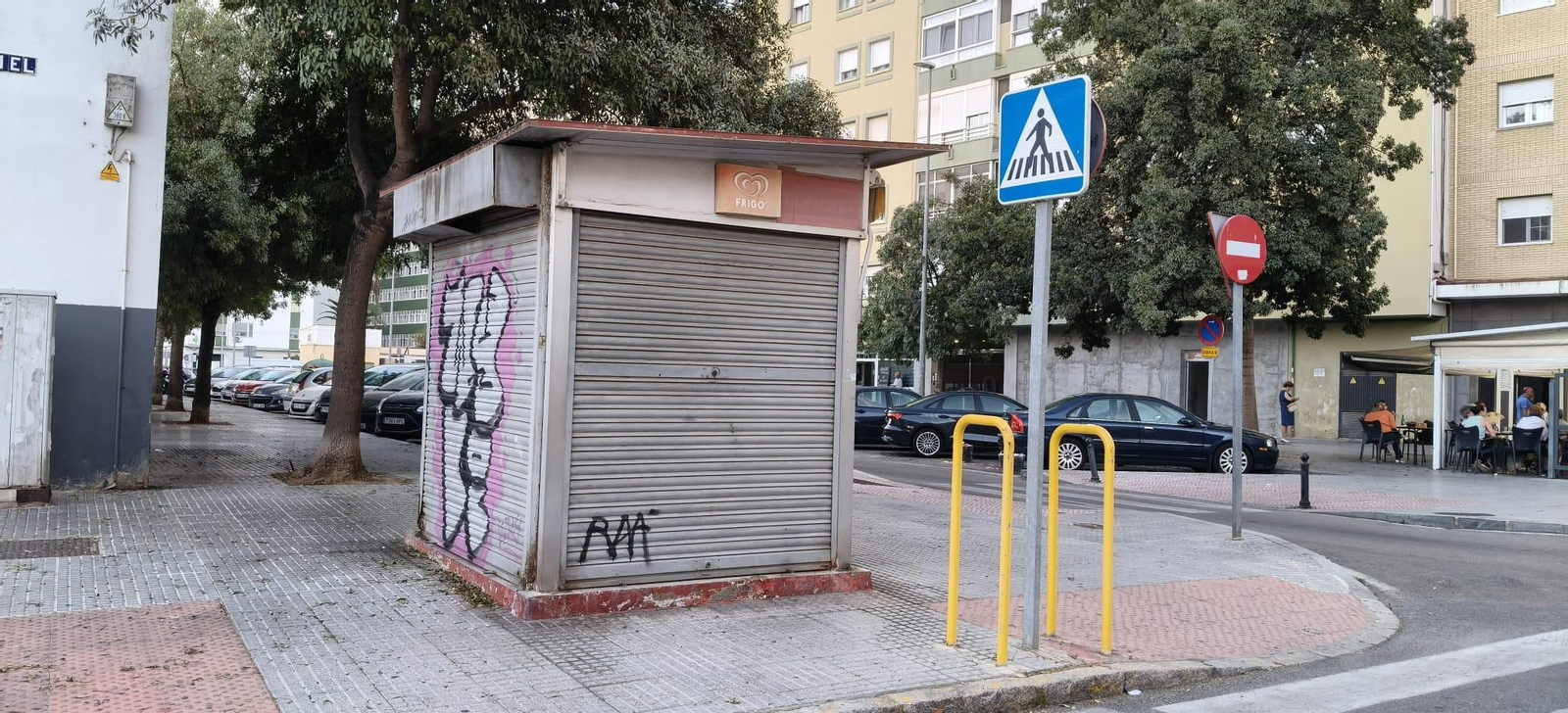 Los antiguos y abandonados quioscos perjudican el aspecto de la ciudad por culpa de su situación de deterioro por lo que necesitan algún tipo de pensada al respecto