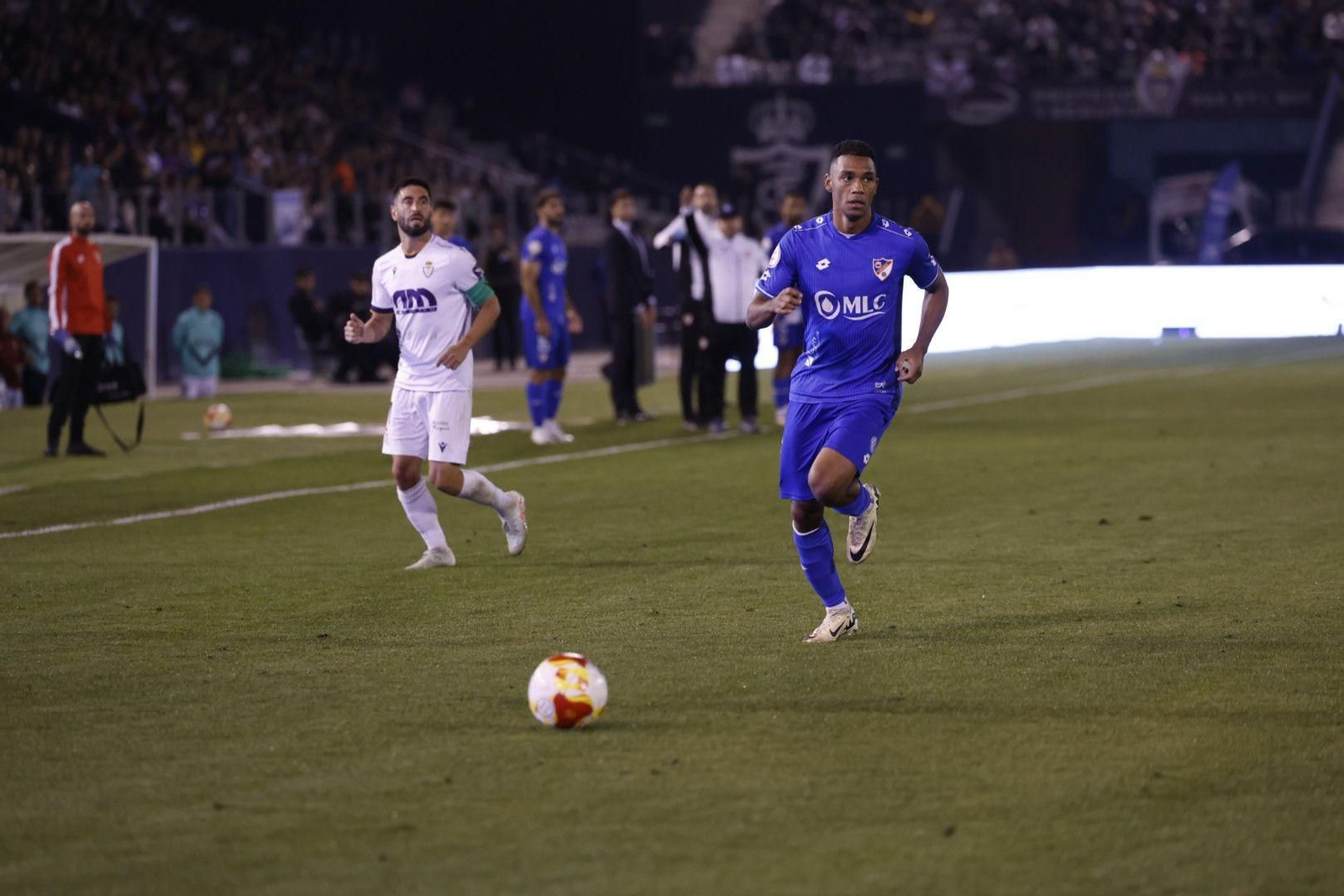 El lateral dominicano, protagonista goleador del clásico provincial.