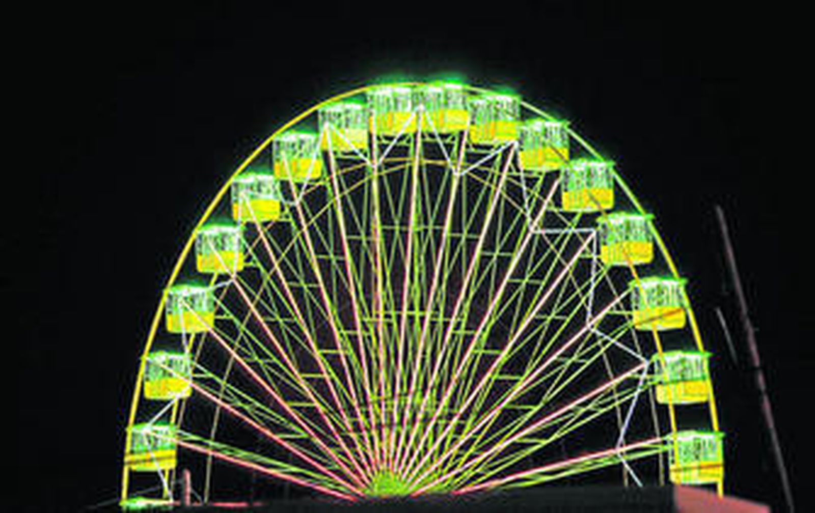 La noria, una de las atracciones favoritas de los visitantes de la Calle del Infierno.