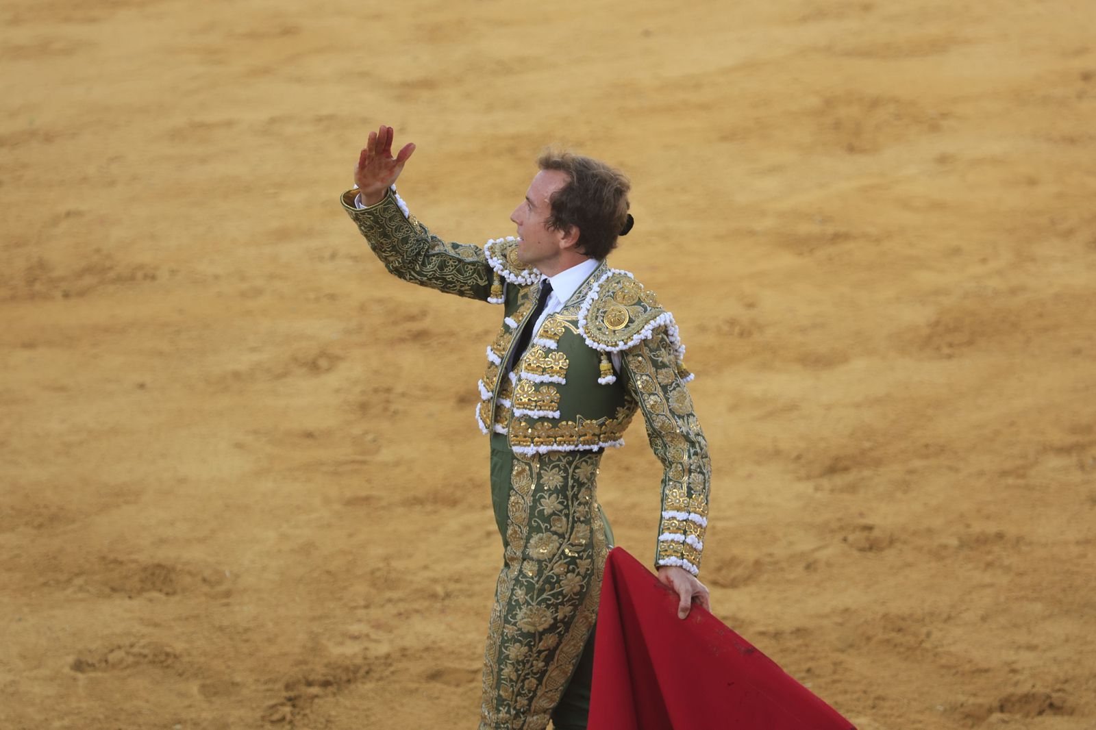 Fotos de la corrida de toros de la Feria de San Roque con David Galván, Román y Joaquín Galdós