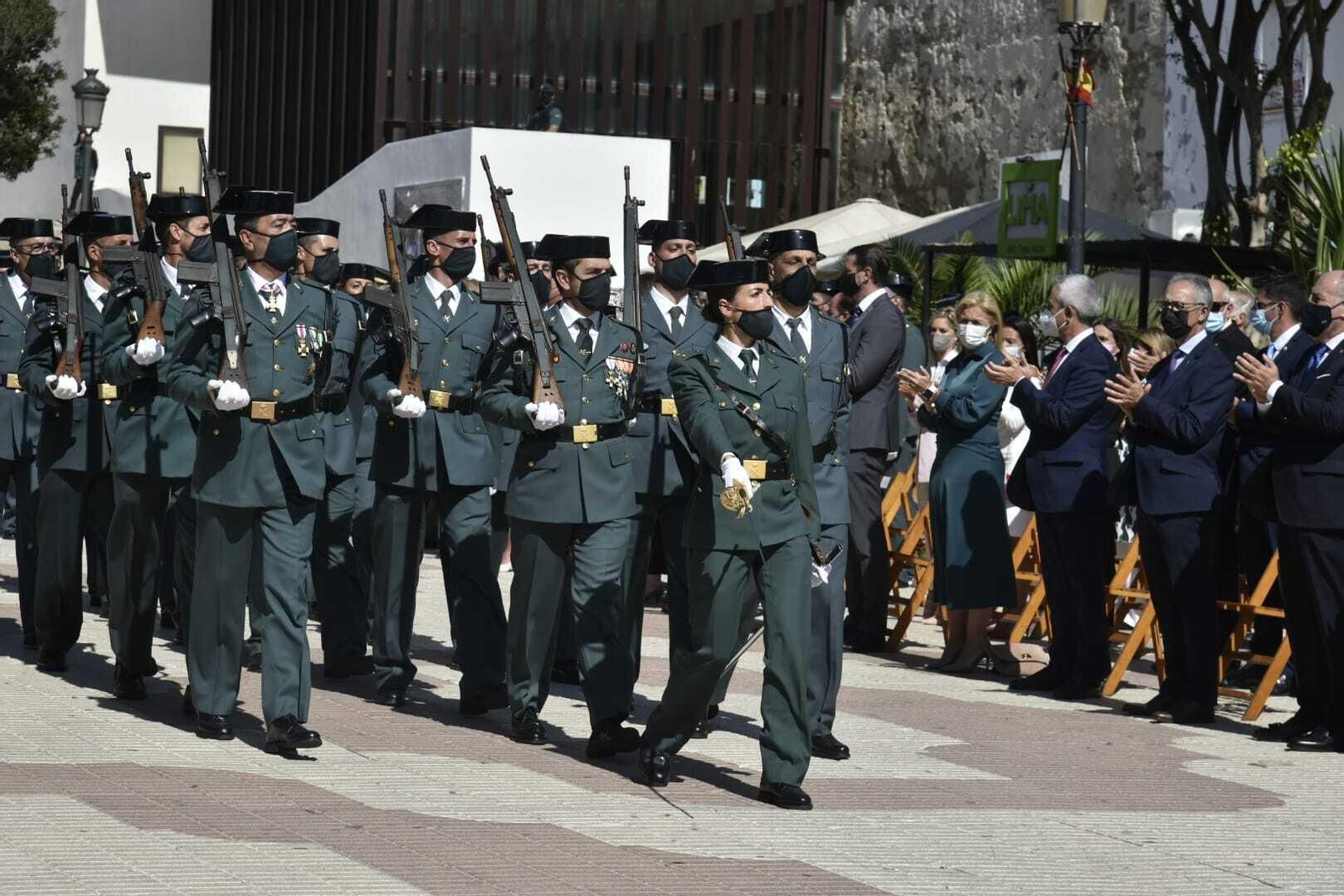 Desfile de la Guardia Civil en Tarifa