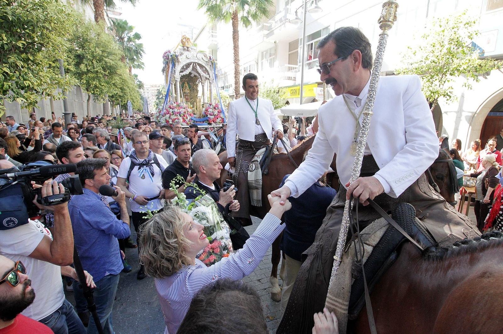 Imágenes de la caballería y peregrinos de la Hermandad del Rocío de Huelva