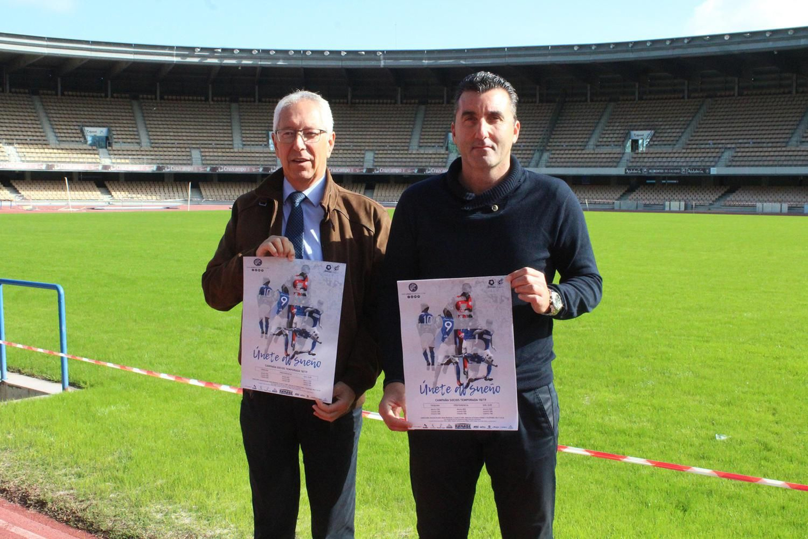 Rafael Coca, presidente del XDFC, y Edu Villegas, director deportivo, en la presentación de la campaña de socios de la segunda vuelta.