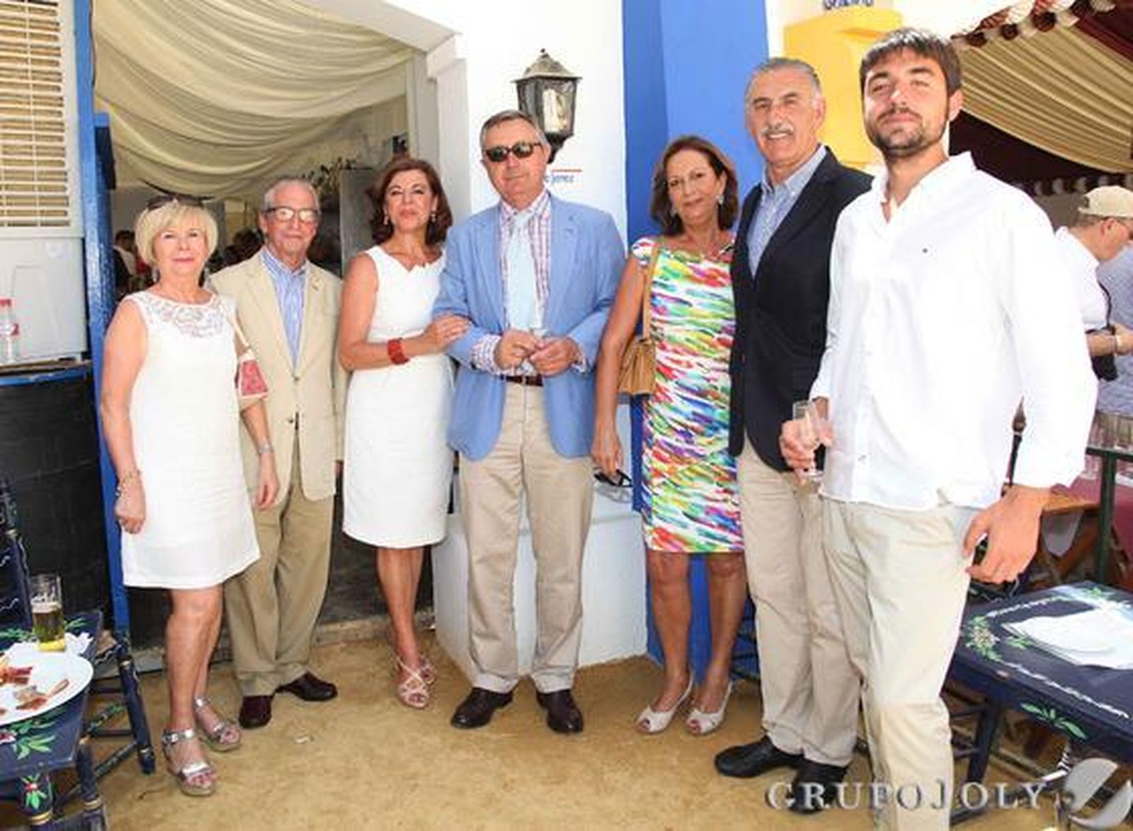 Isabel y José María Ordóñez, Carmen Carrasco, Antonio Benjumea, Begoña Roldos, Manuel Gómez y Antonio Benjumea hijo.

Foto: Pascual · Vanesa Lobo