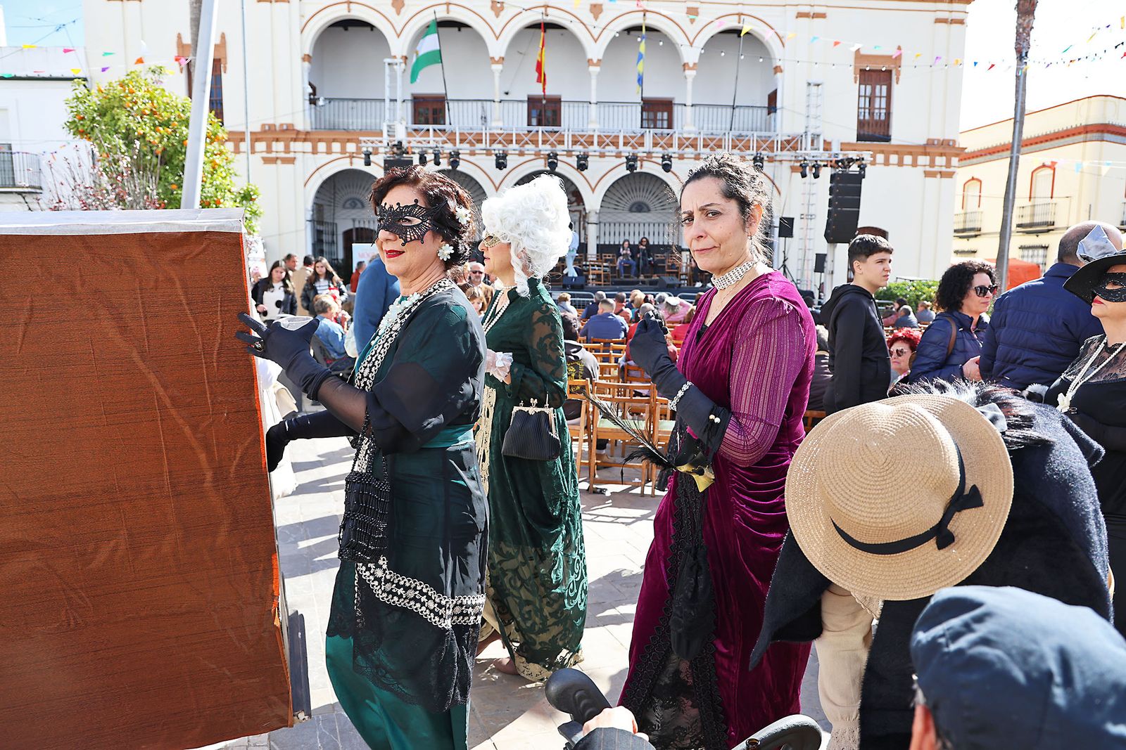 Imágenes del ambiente en la Feria de Época 1900 de Moguer