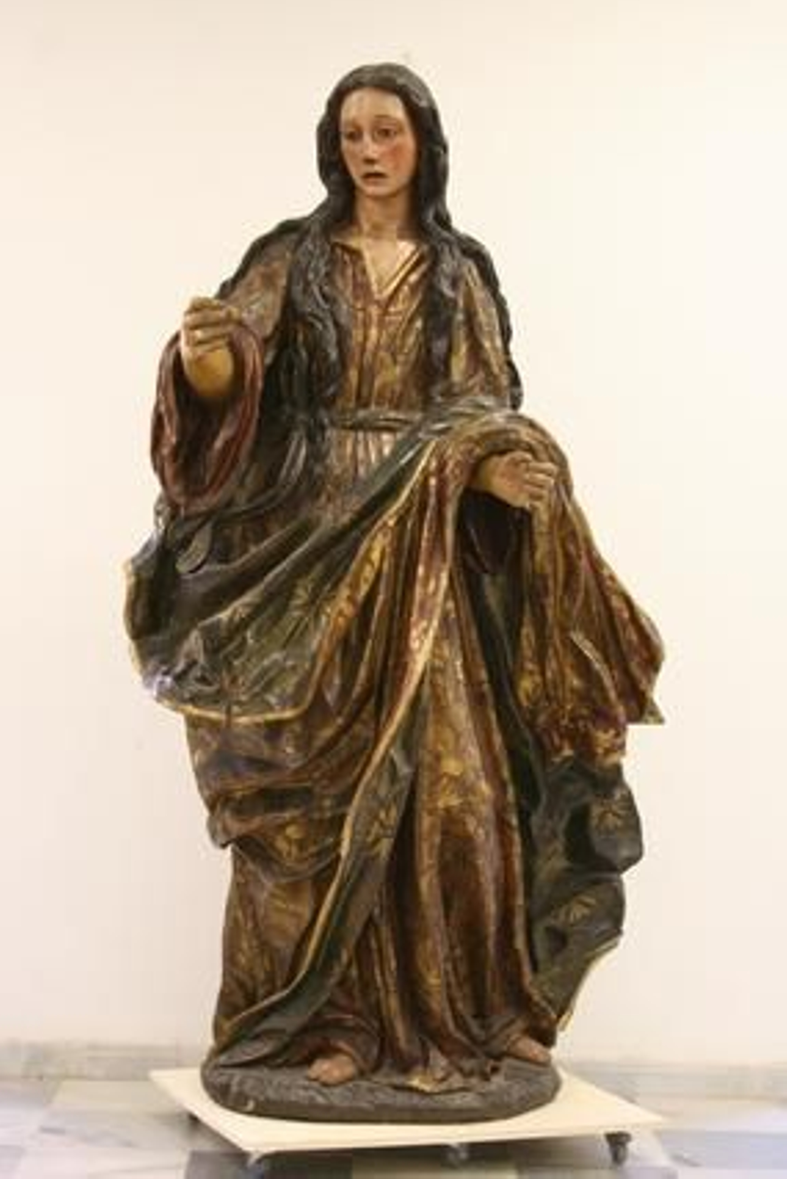 La escultura de María Magdalena antes de ser intervenida.