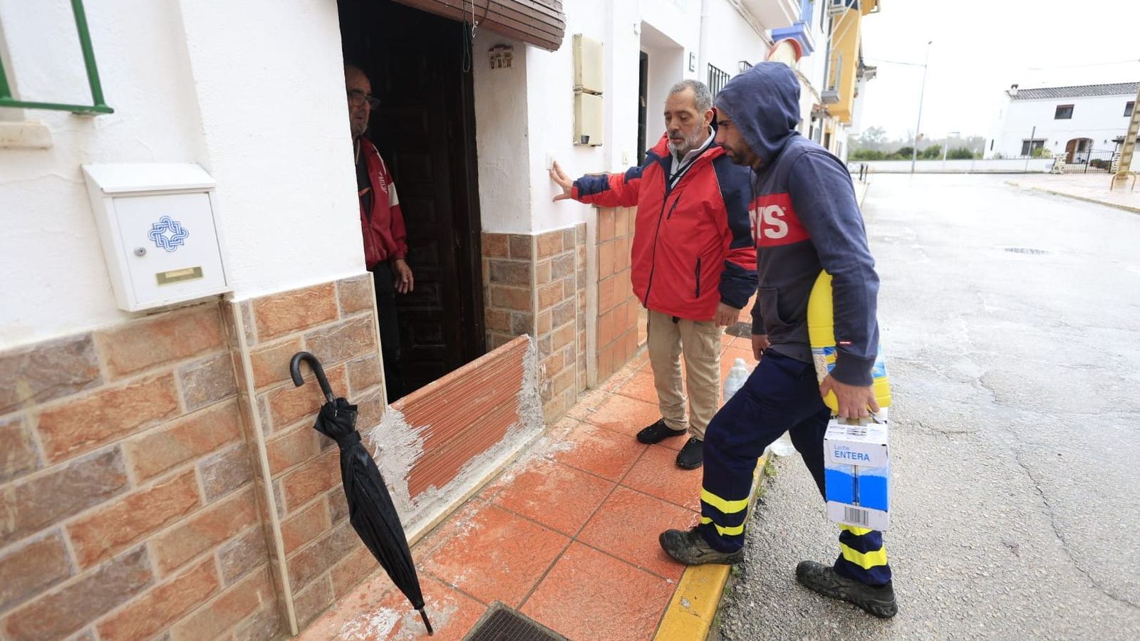 Así han quedado las casas de San Martín del Tesorillo tras la borrasca Leonardo y así se preparan ahora para Marta.