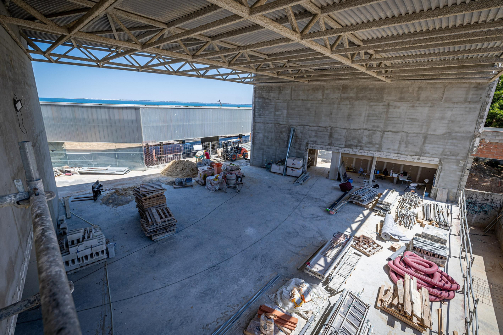 Así se encuentran las obras del Teatro del Parque Genovés