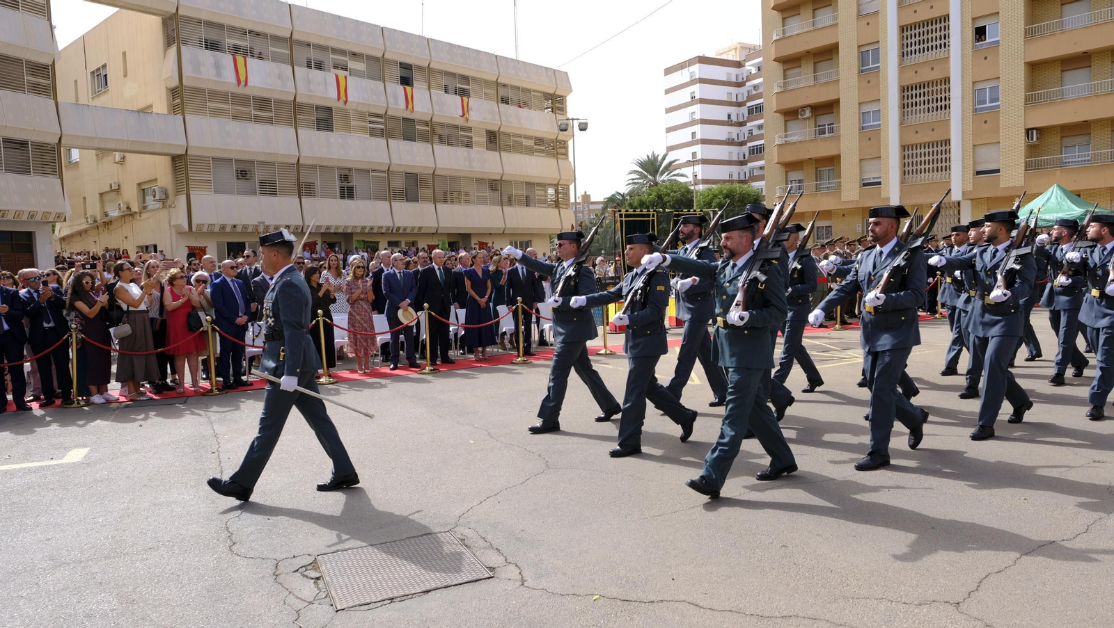 Las imágenes de la celebración del Día del Pilar en la Comandancia de la Guardia Civil de Almería