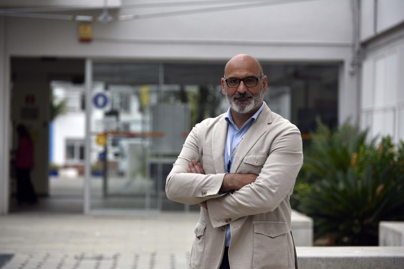 Joaquín Abril-Martorell, en una de las galerías de la Escuela Técnica Superior de Ingenería de Algeciras.