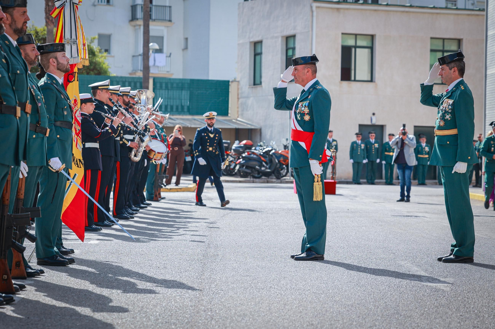 Las imágenes de los actos del Día del Pilar de la Guardia Civil de Cádiz