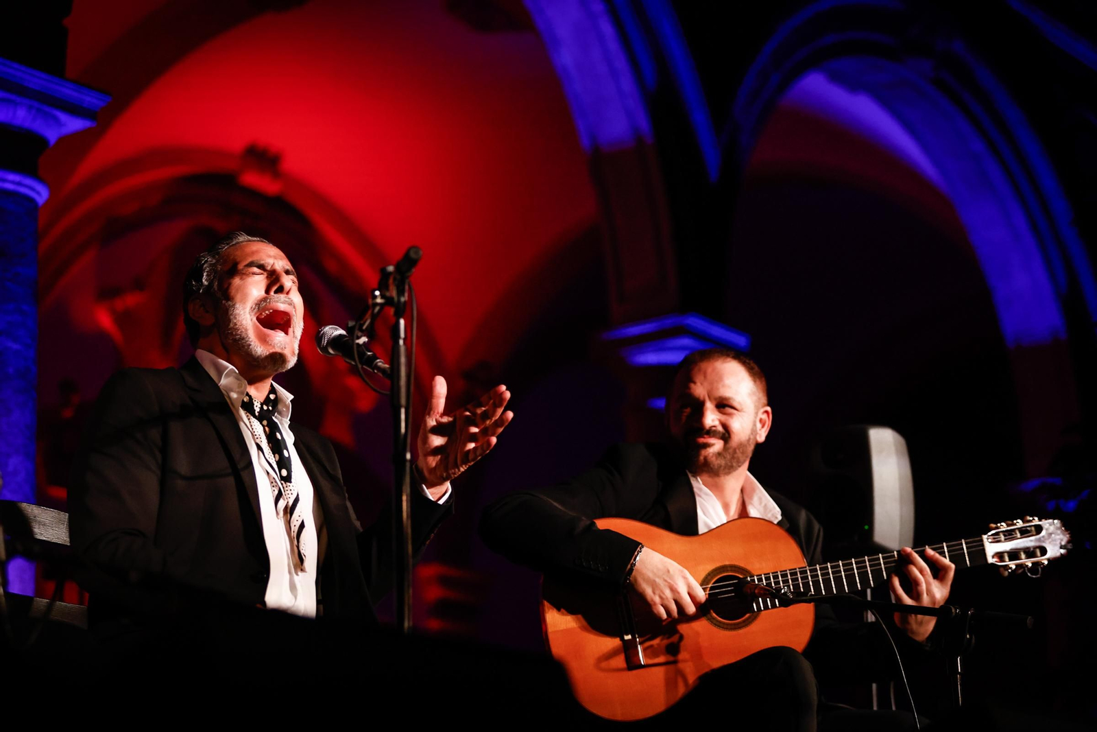 Pedro el Granaíno hace vibrar la Abadía del Sacromonte durante I Bienal de Flamenco de Granada: en imágenes