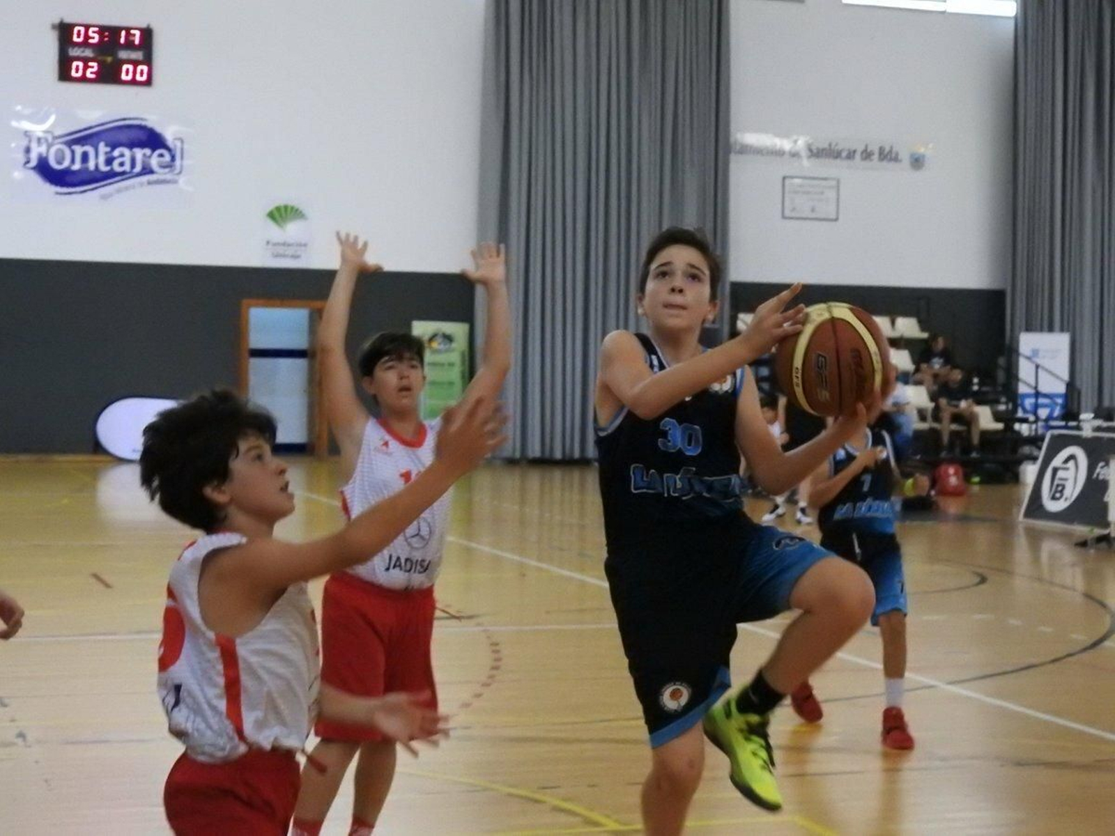 Una acción del ULB-Jaén del Cadeba de Sanlúcar de Barrameda.