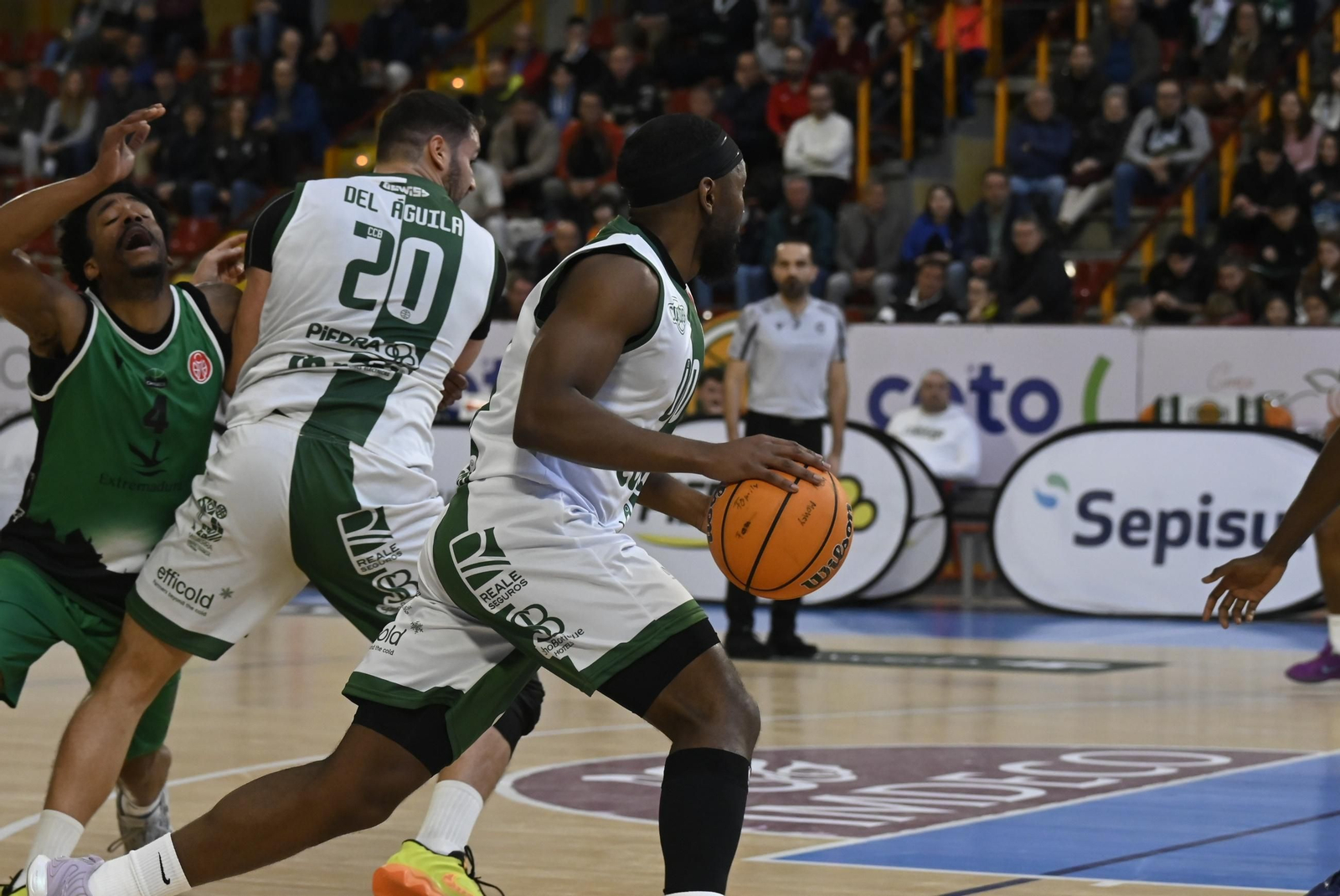 Las mejores fotos del ambiente en Vista Alegre para el Coto Córdoba - Cáceres