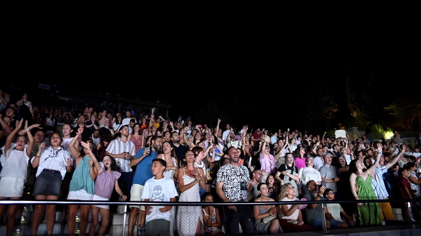 El público, entregado durante el concierto del artista manchego. El público, entregado durante el concierto del artista manchego.
