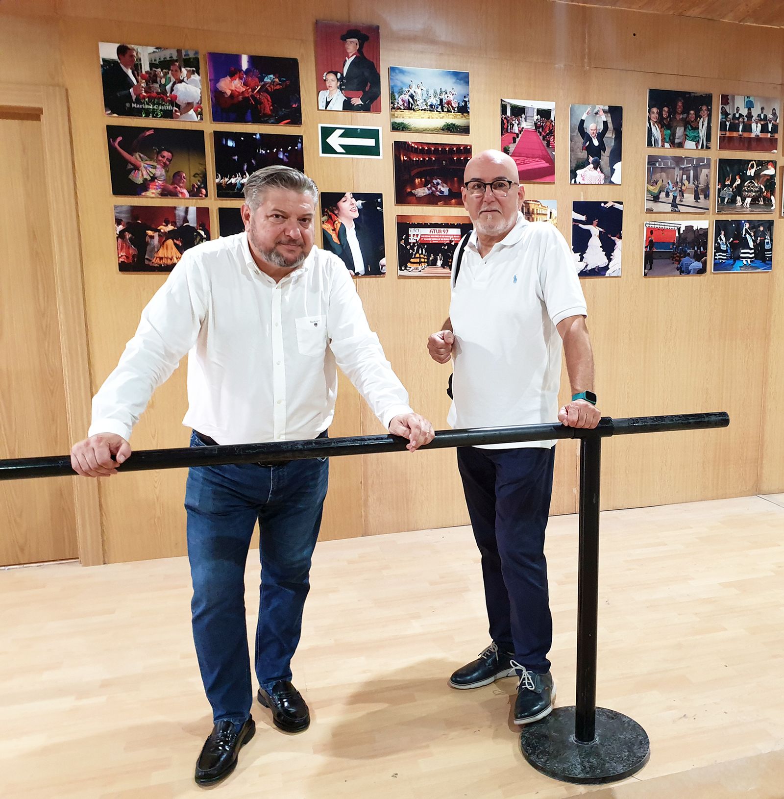 El concejal Diego Cruz junto a José Francisco González, director de la Escuela Municipal de Folclore.