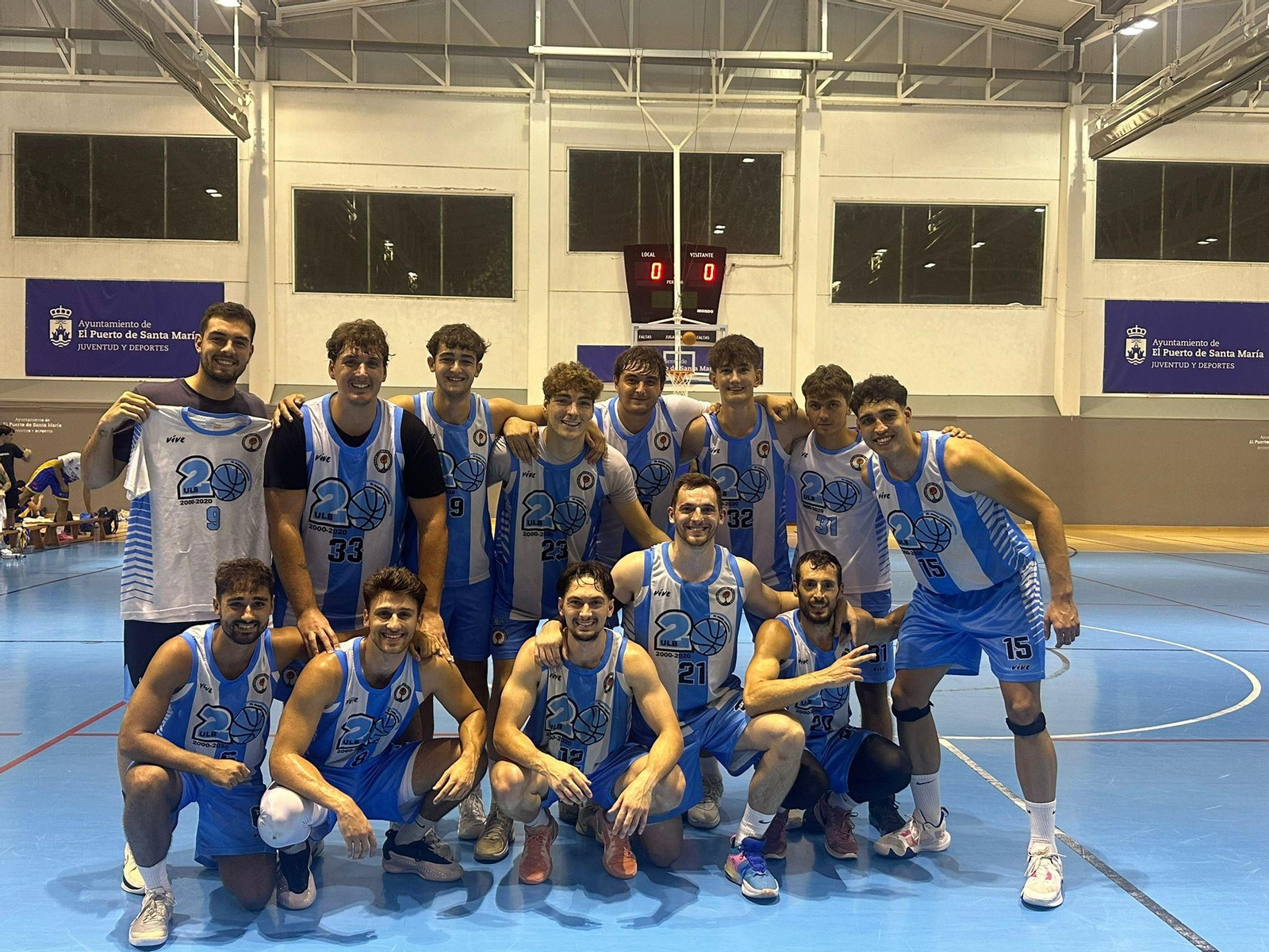 La plantilla de la ULB, tras el triunfo en El Puerto de Santa María.