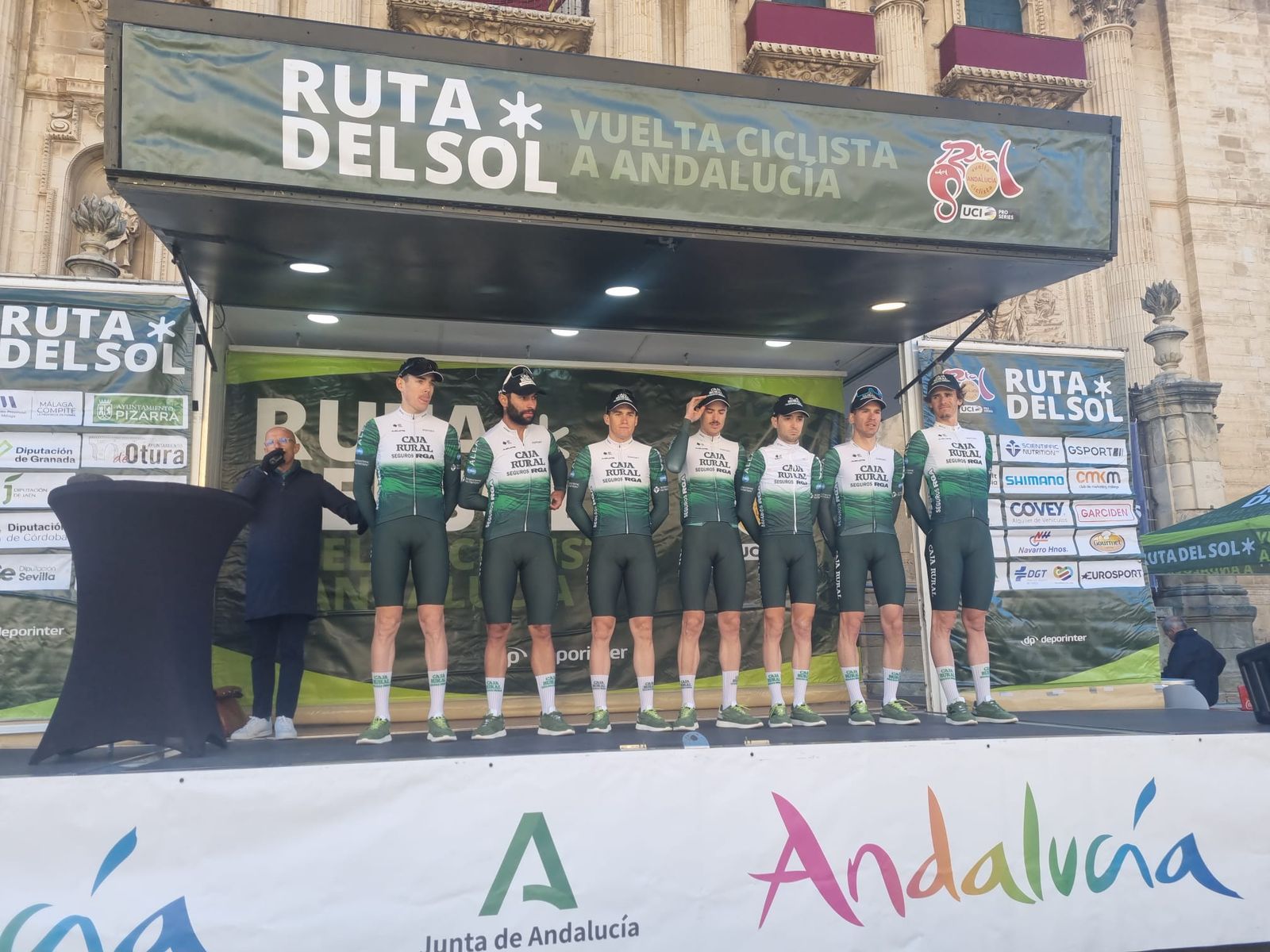 En imágenes: Jaén, espectacular escenario de la tercera etapa de la Vuelta a Andalucía - Ruta del Sol