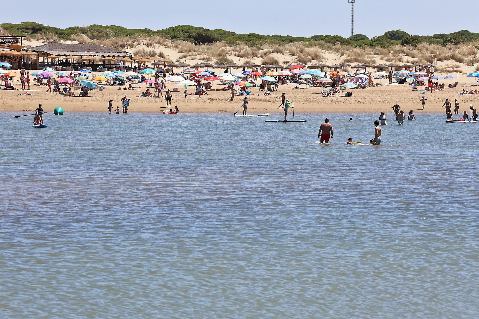 Las imágenes del domingo de playa en Huelva
