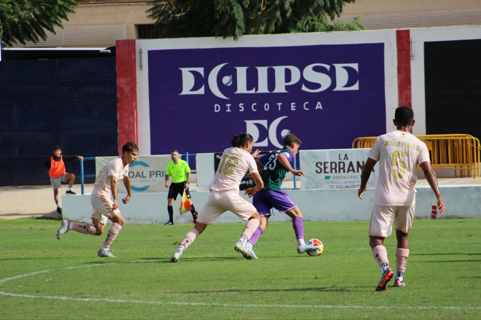 La escuadra linarense cayó derrotada en tierras murcianas.