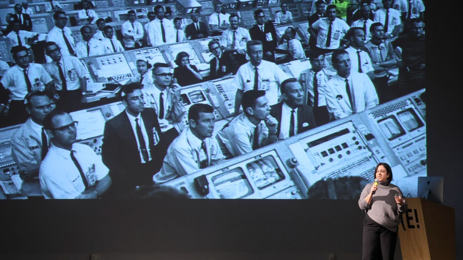 Irene Caparrós durante su exposición.