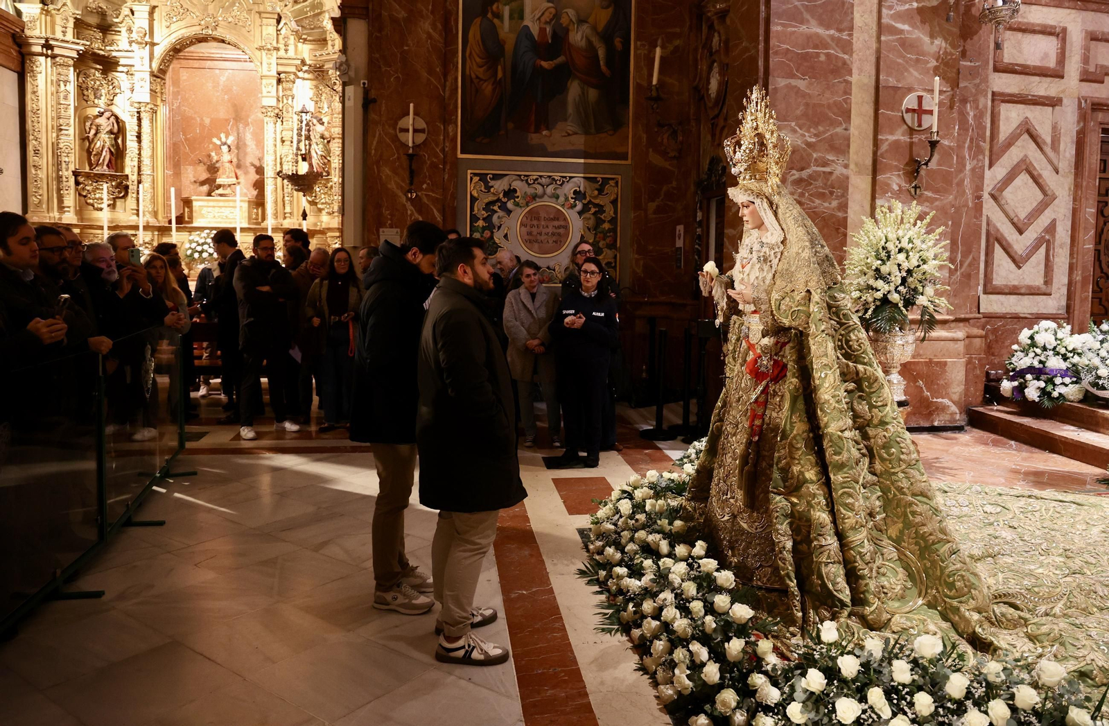 La vuelta de la Esperanza Macarena tras la restauración de Manzano, en imágenes