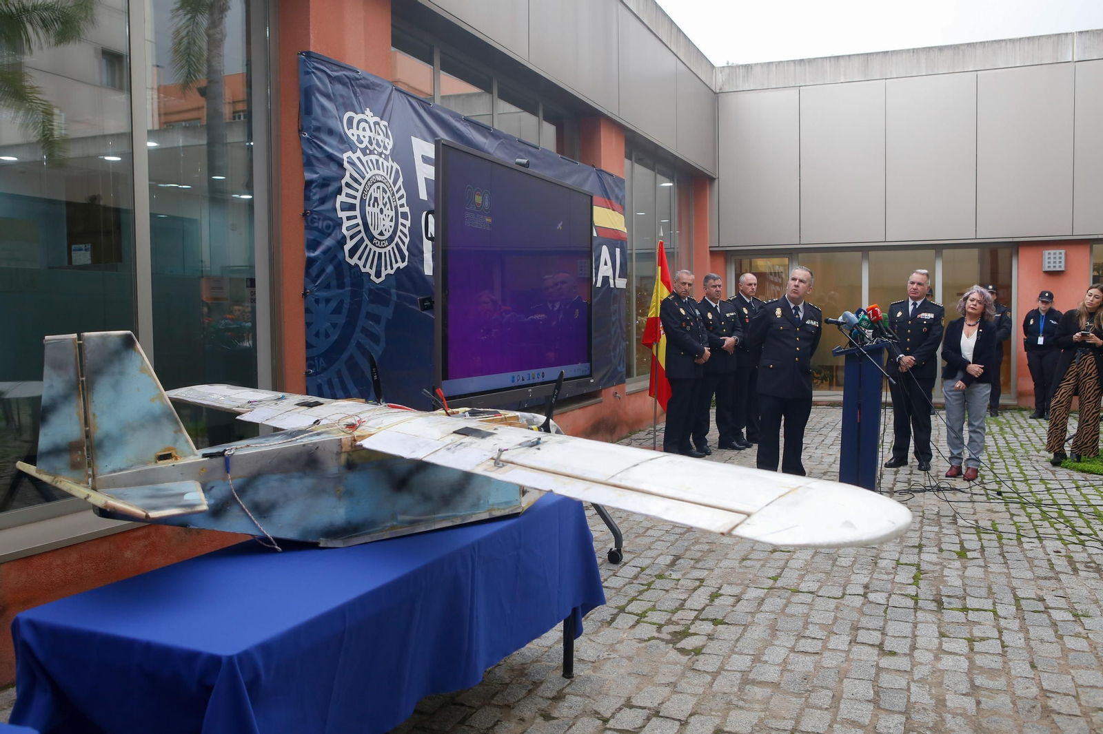 Fotos de los narcodrones que transportaban hachís desde Marruecos intervenidos por la Policia Nacional