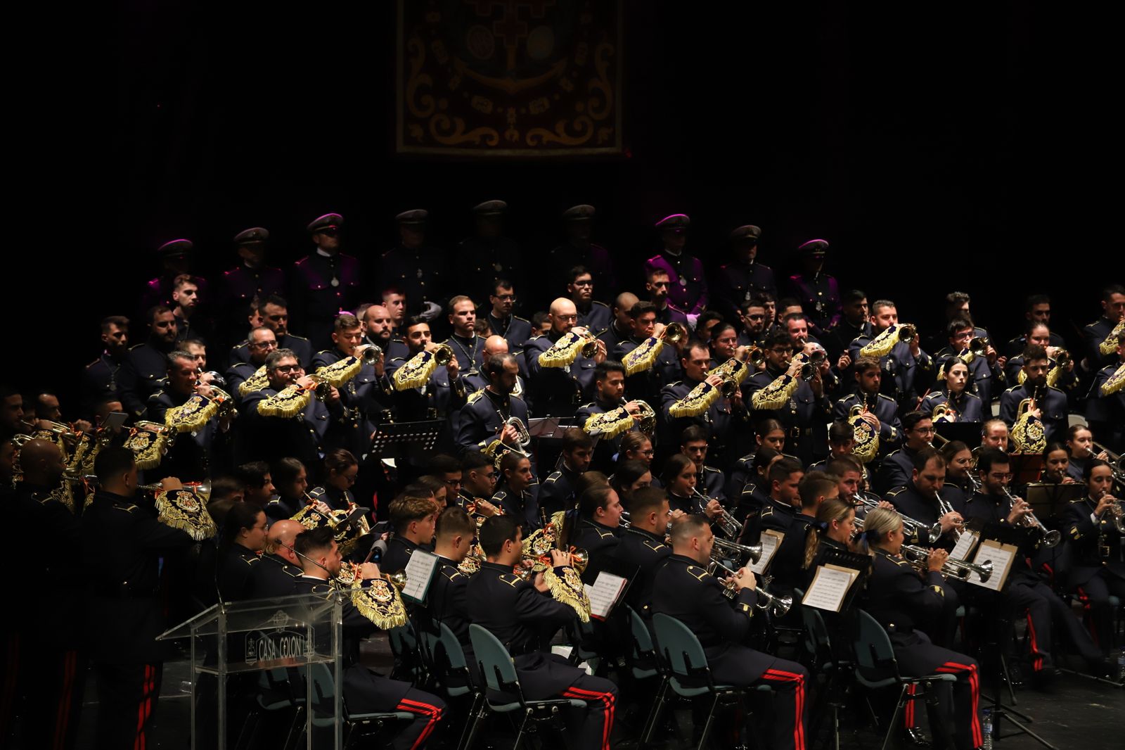 Imágenes del Concierto para presentar la fusión de las bandas de la Expiración y de la Salud , en la Casa Colón de Huelva